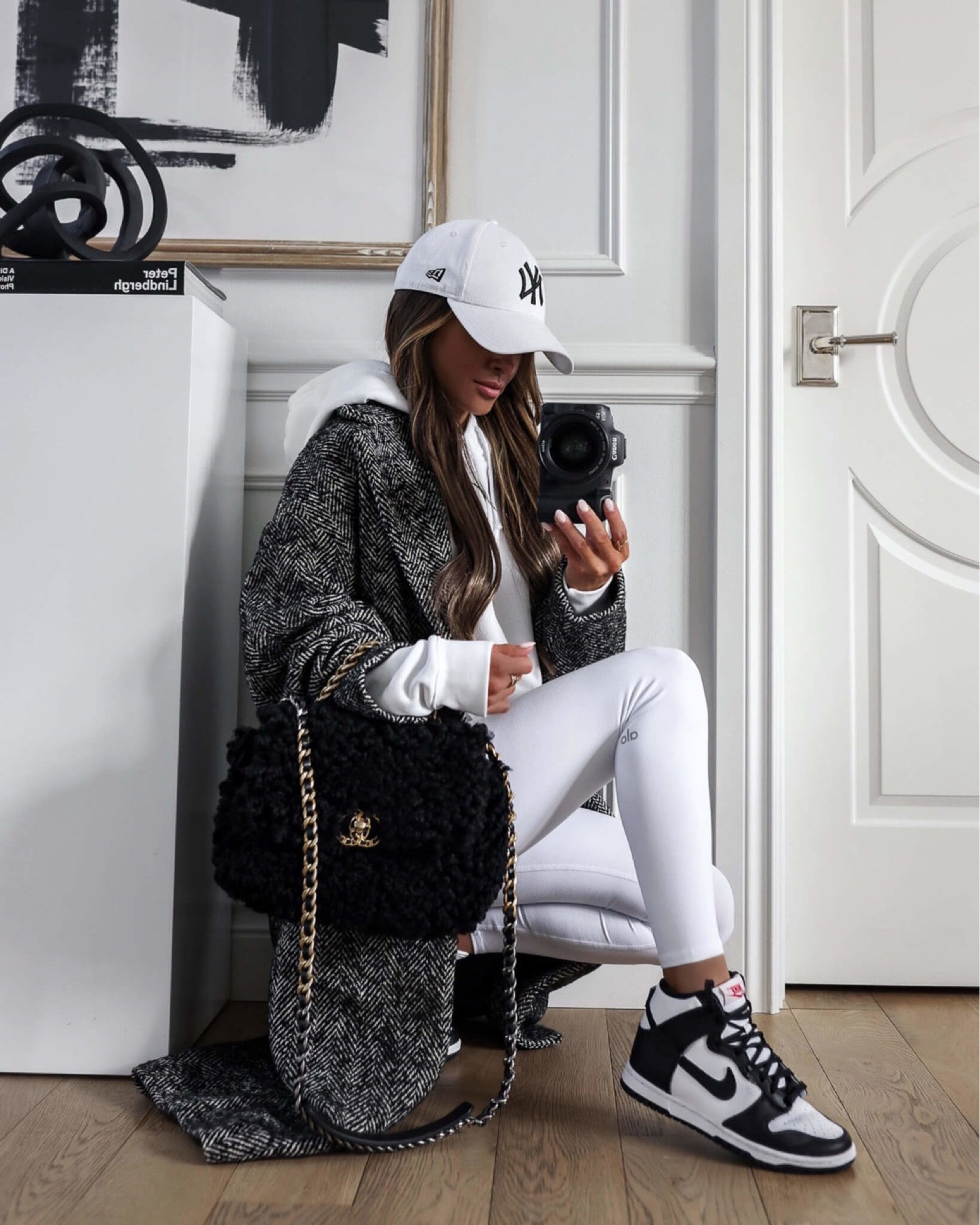 Casual fall outfit
Abercrombie tweed coat / herringbone coat
Nike white hoodie 
Alo white leggings 
Nike dunk high sneakers 

#LTKSeasonal #LTKfitness #LTKshoecrush