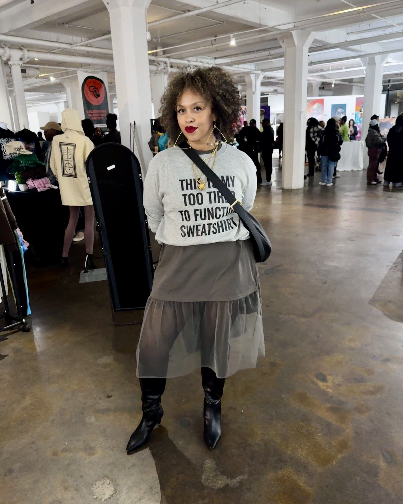 I LOVEEE this t-shirt dress paired with this sweatshirt and boots!! Such a simple dress with so much texture and dimension 😍😆

✨sweatshirt- sz. 0XL SHEIN
✨gray t-shirt dress- sz. XXL SHEIN
✨black knee high boots- sz. 9.5 (TARGET)
✨moon shape bag- target 

#LTKStyleTip #LTKOver40 #LTKMidsize