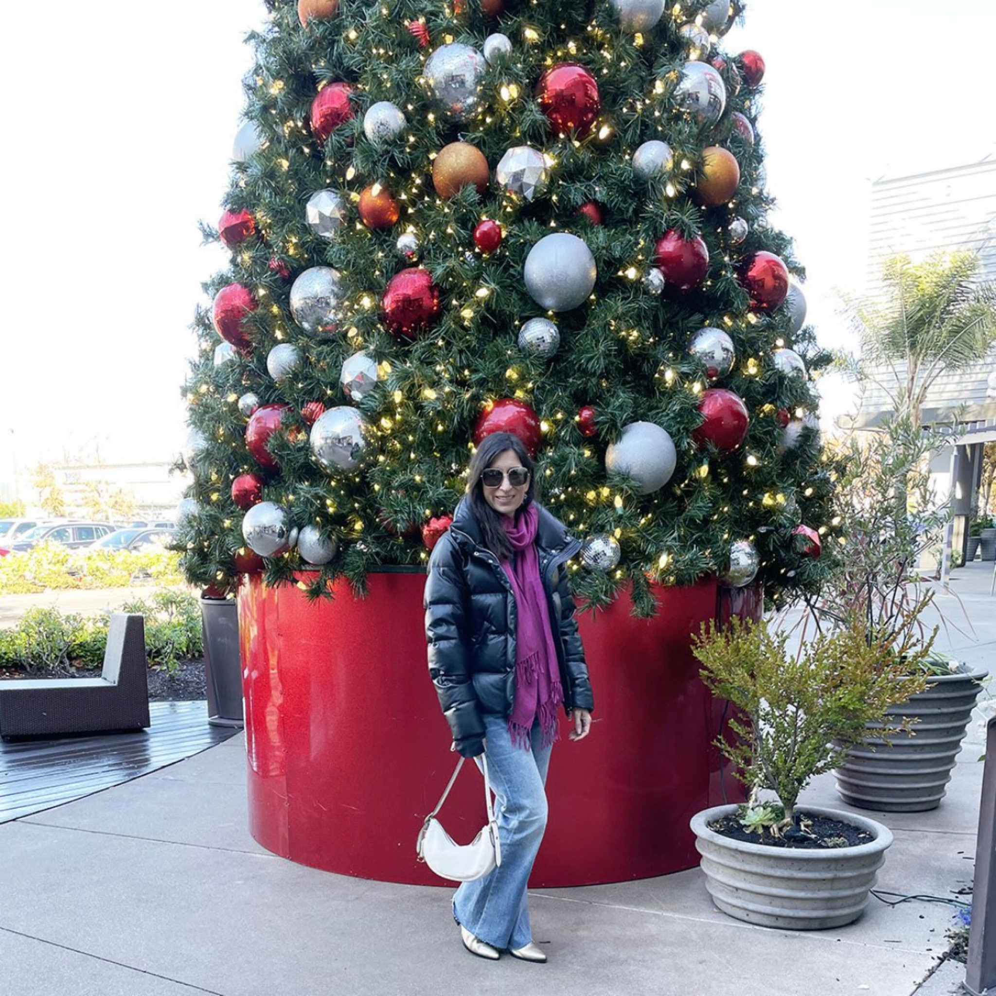 My puffy coat is on sale! 🙌🎉 also my jeans are under $100 💃🏻🎉🎊 

#LTKsalealert #LTKunder100 #LTKitbag