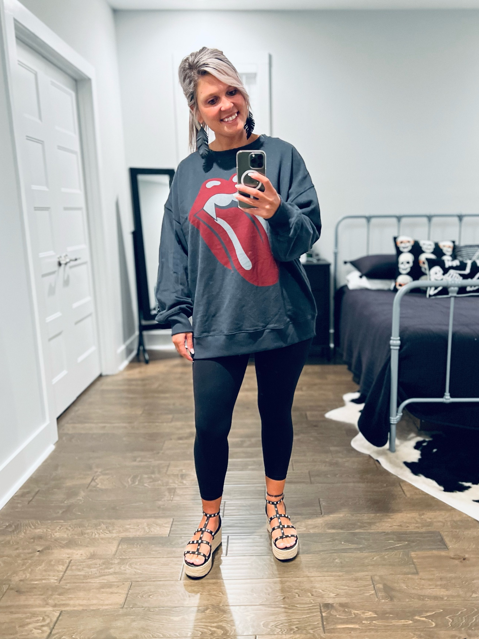 loving this sweatshirt so much, that I just had to wear it again. 🖤

anyone else find the perfect piece of clothing & want to wear it EVERYDAY?!? Or purchase it in every color?!? 😂🖤

#LTKHalloween #LTKstyletip