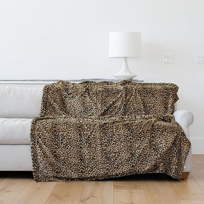 GRACED SOFT LUXURIES Throw Blanket Softest Warm Elegant Cozy Comfy Decorative Thick Faux Fur for ... | Amazon (US)