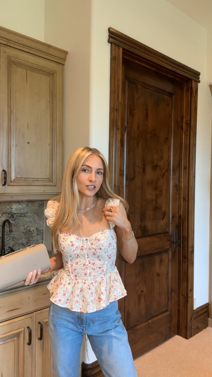 Dinner look in Park City - this floral bustier top is giving western 🌼🌿 paired with the best high waist jeans that are a good length for both heels and flats. going to the Blue Sky Lodge (so beautiful in the summer!)

Sizes worn here:
Top - XS (TTS)
Jeans - 23 (TTS, they do stretch & give a bit with wear)
Boots - 39.5 (TTS)

#LTKTravel #LTKStyleTip #LTKVideo