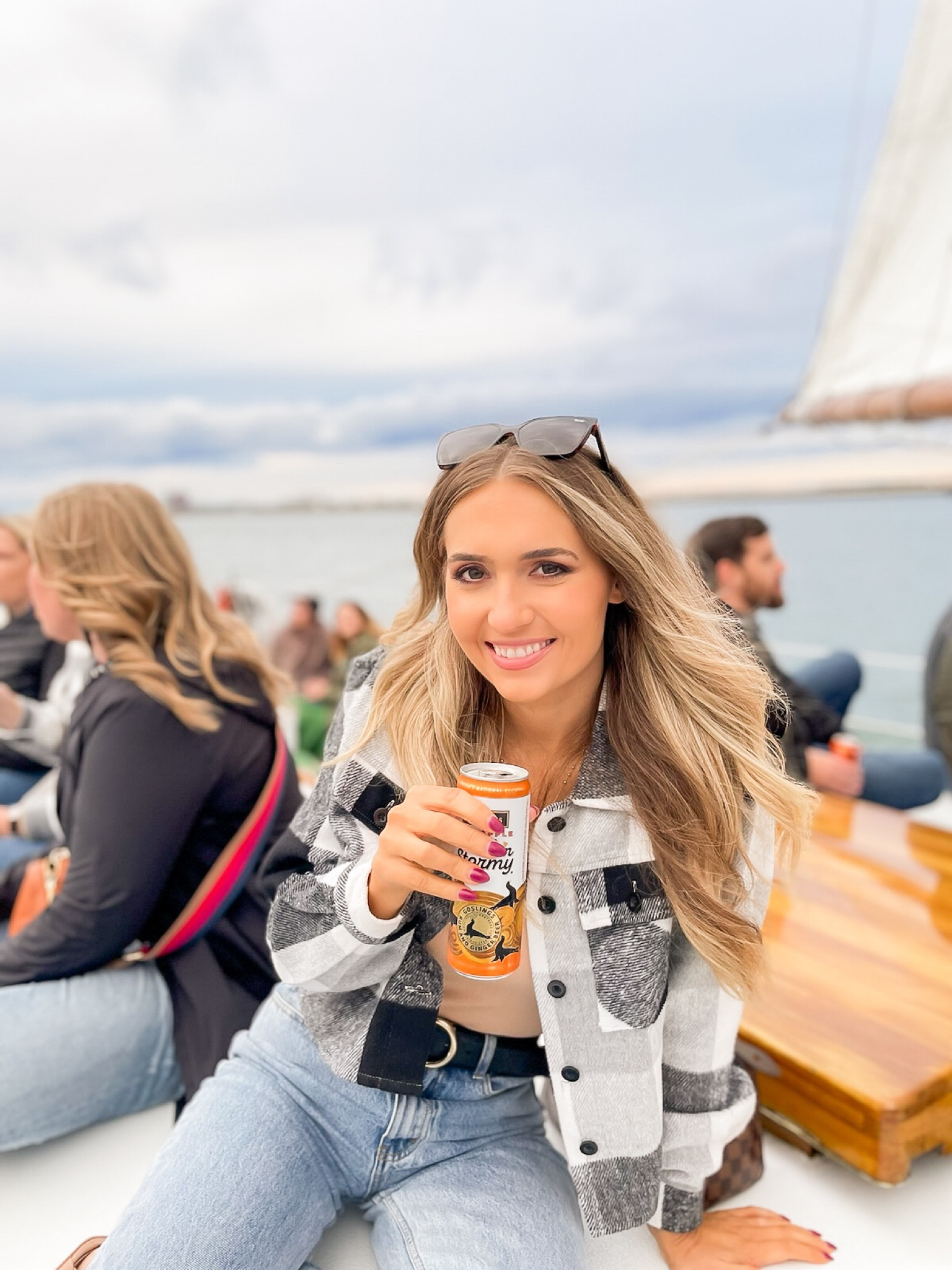 🍂Perfect fall outfit 🍂 

Cozy black plaid shacket, kittenish jeans and tan bodysuit; paid with dolce vita nude chunky sandals 

#LTKfindsunder100 #LTKSeasonal #LTKstyletip