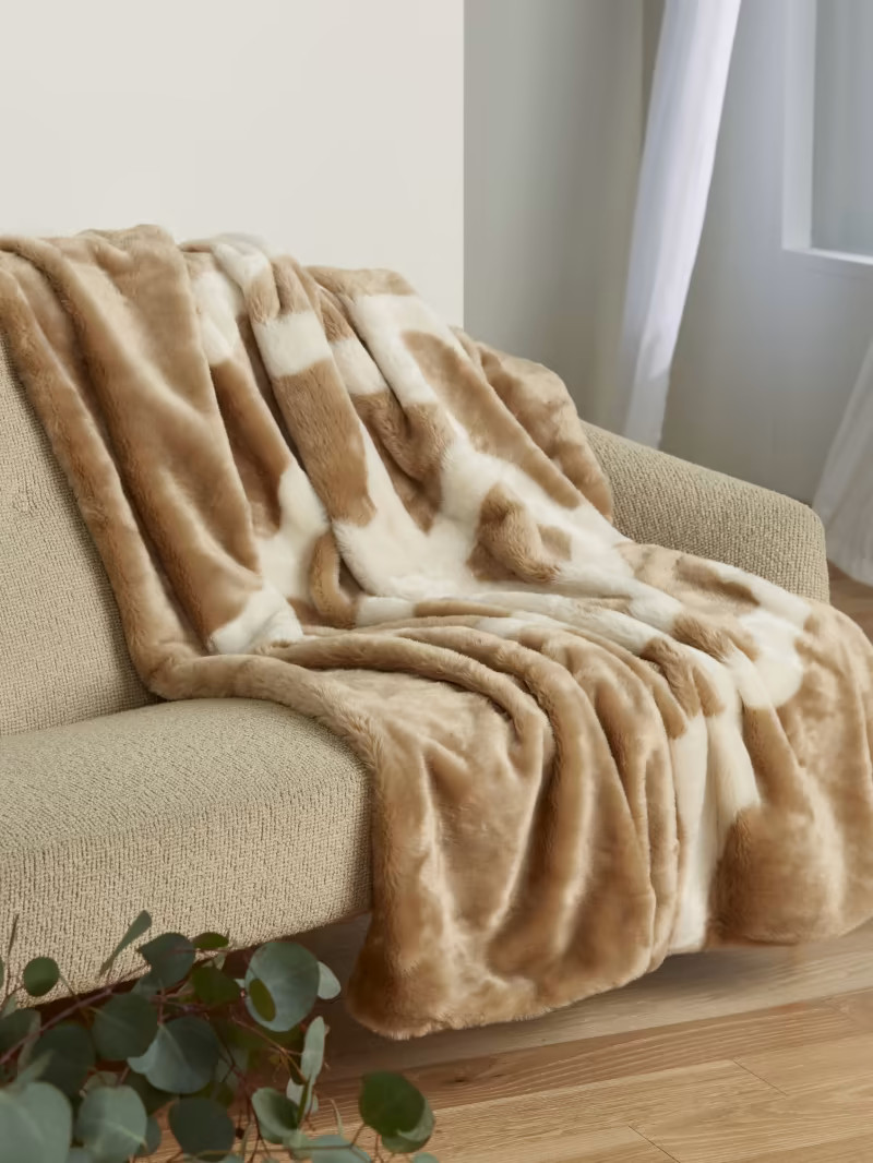 Peony Faux-Fur Blanket | Guess US | Guess (US)