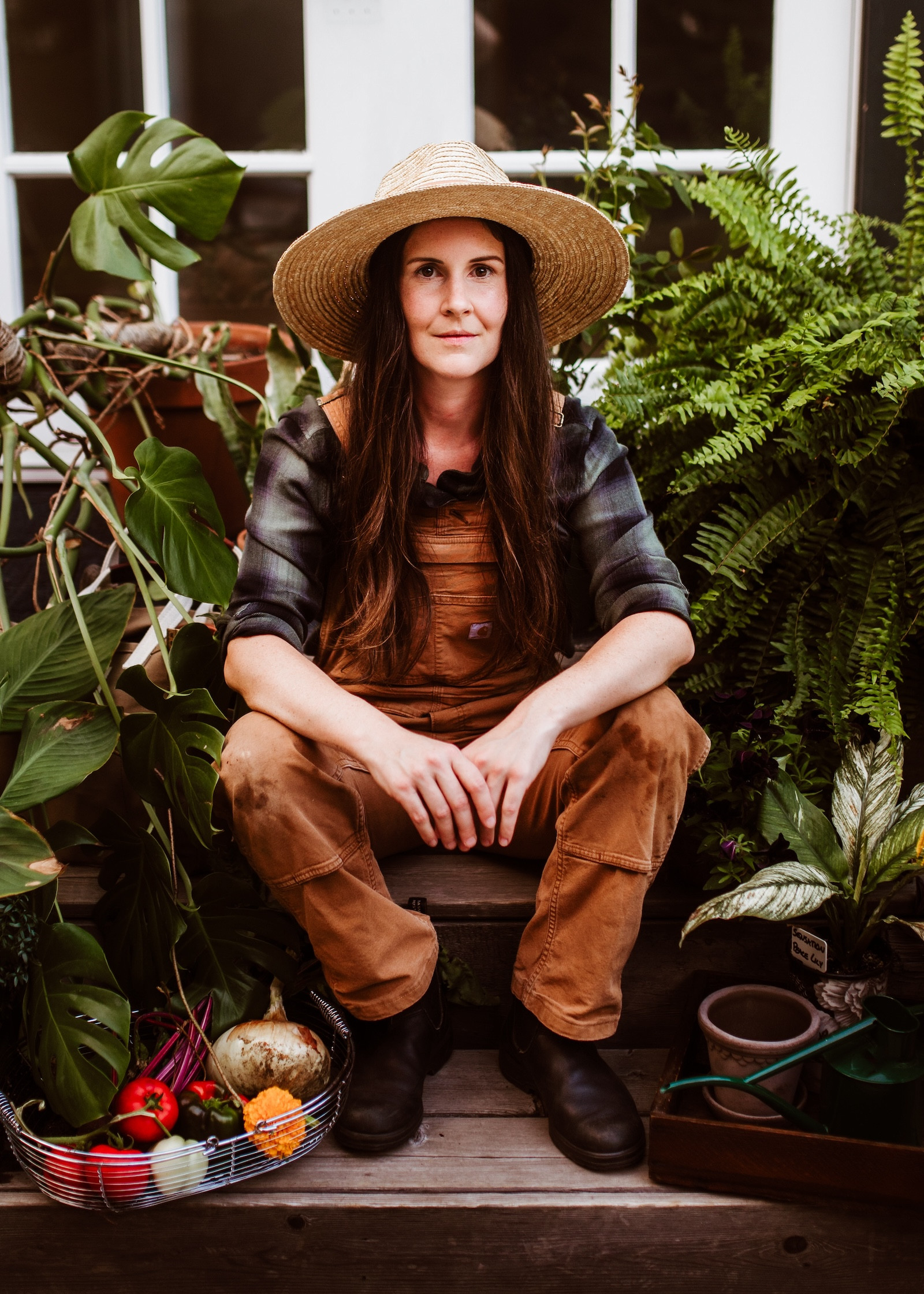 Bringing the garden indoors 🌿🍂

It’s that time of year when I start taking my houseplants in for winter, one by one. I’m on the deck surrounded by green leaves and pots, soaking up the last of the fall sunshine before the frost sets in.

Wearing my favorite Brixton straw sun hat, Carhartt overalls, a Rails flannel shirt in black and green, and my go-to black Blundstone boots — the perfect mix of comfort and classic gardener aesthetic. Durable, cozy, and practical, just how I like it.

🪴 Garden-to-home: overwintering houseplants, repotting, pruning, cozy decks
👖 Outfit details: Carhartt overalls, Rails flannel, Blundstone boots, Brixton hat
🍁 Seasonal vibe: fall gardening, rustic style, slow living

#LTKSeasonal #LTKActive #LTKHome