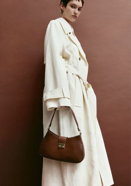 Shoulder bag 

#LTKworkwear #LTKitbag #LTKfindsunder50