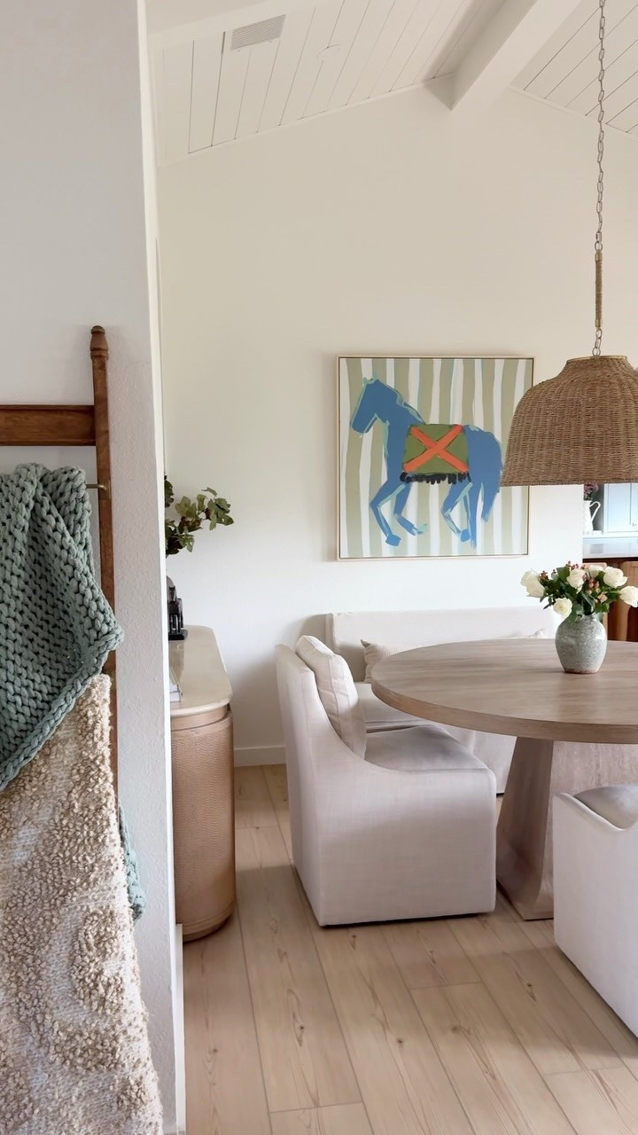 More color. More pattern. More things that make me smile when I walk into a room. 💙

The second I saw this Blue Horse print from @urbangardenprints, I knew I wanted him in our dining room. I love how much personality he brought to a wall that never quite felt finished.

Blue Horse by @jennywestenhofer for @urbangardenprints