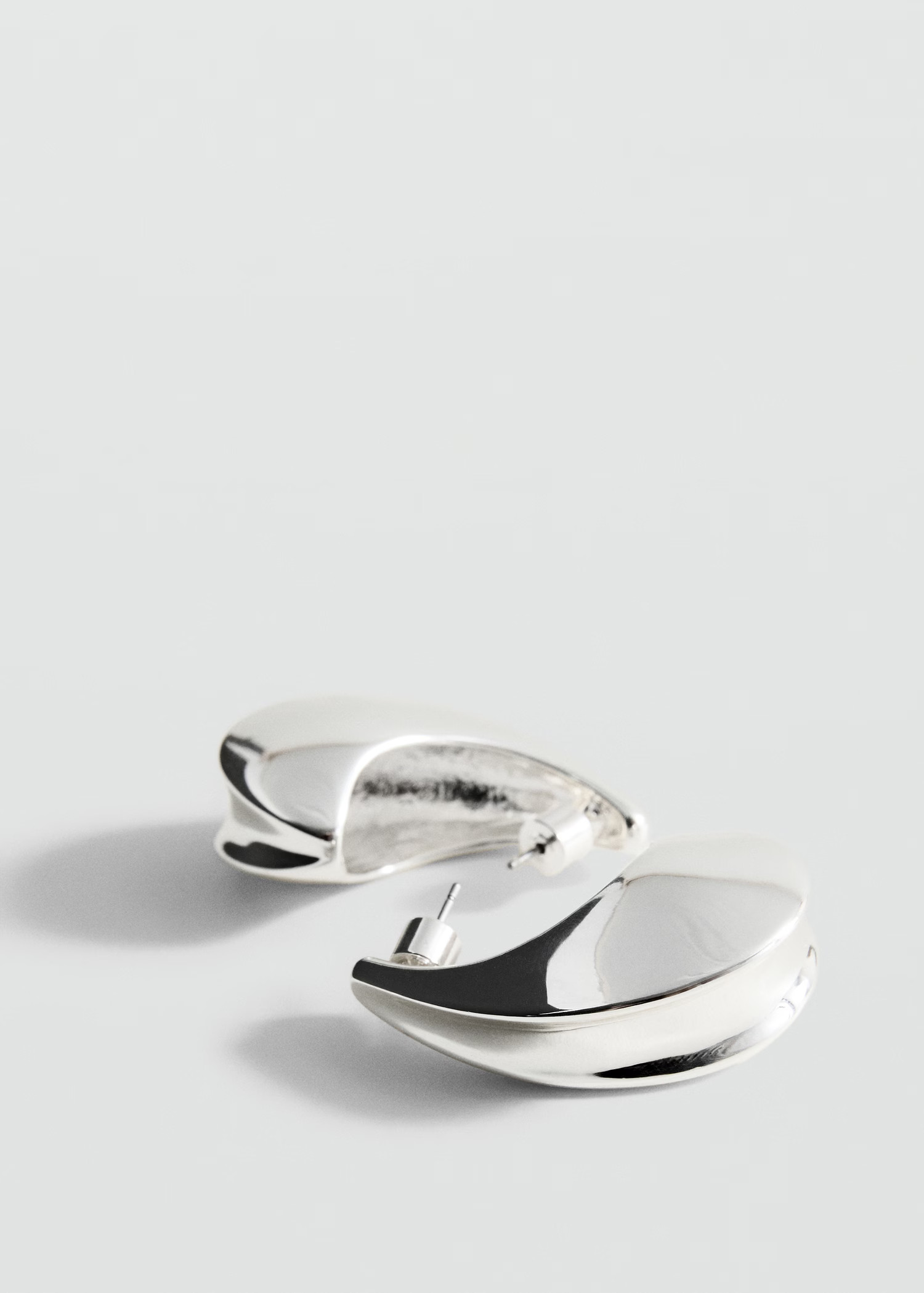 Volume hoop earrings | MANGO (UK)