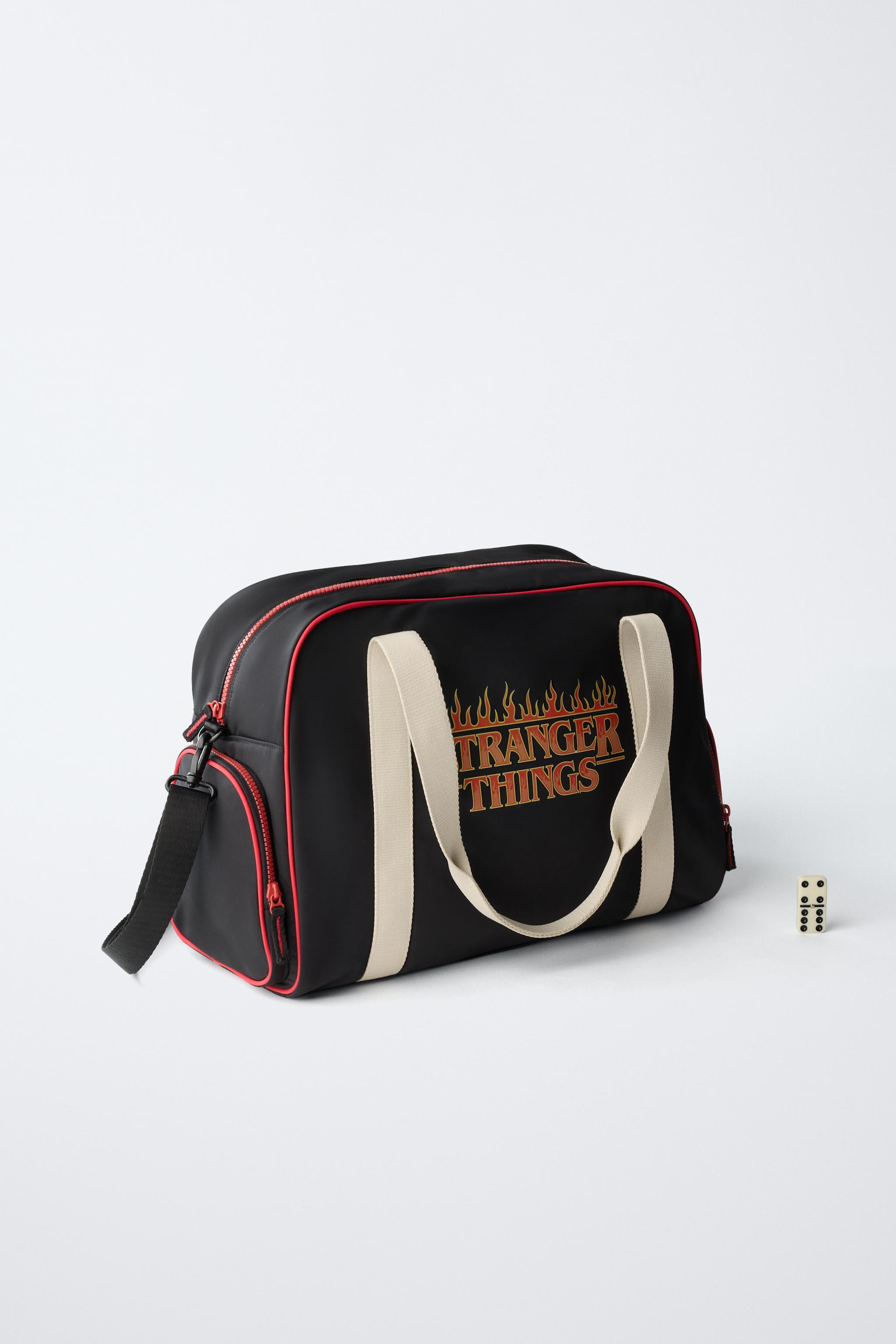 STRANGER THINGS © NETFLIX BOWLING BAG | Zara US