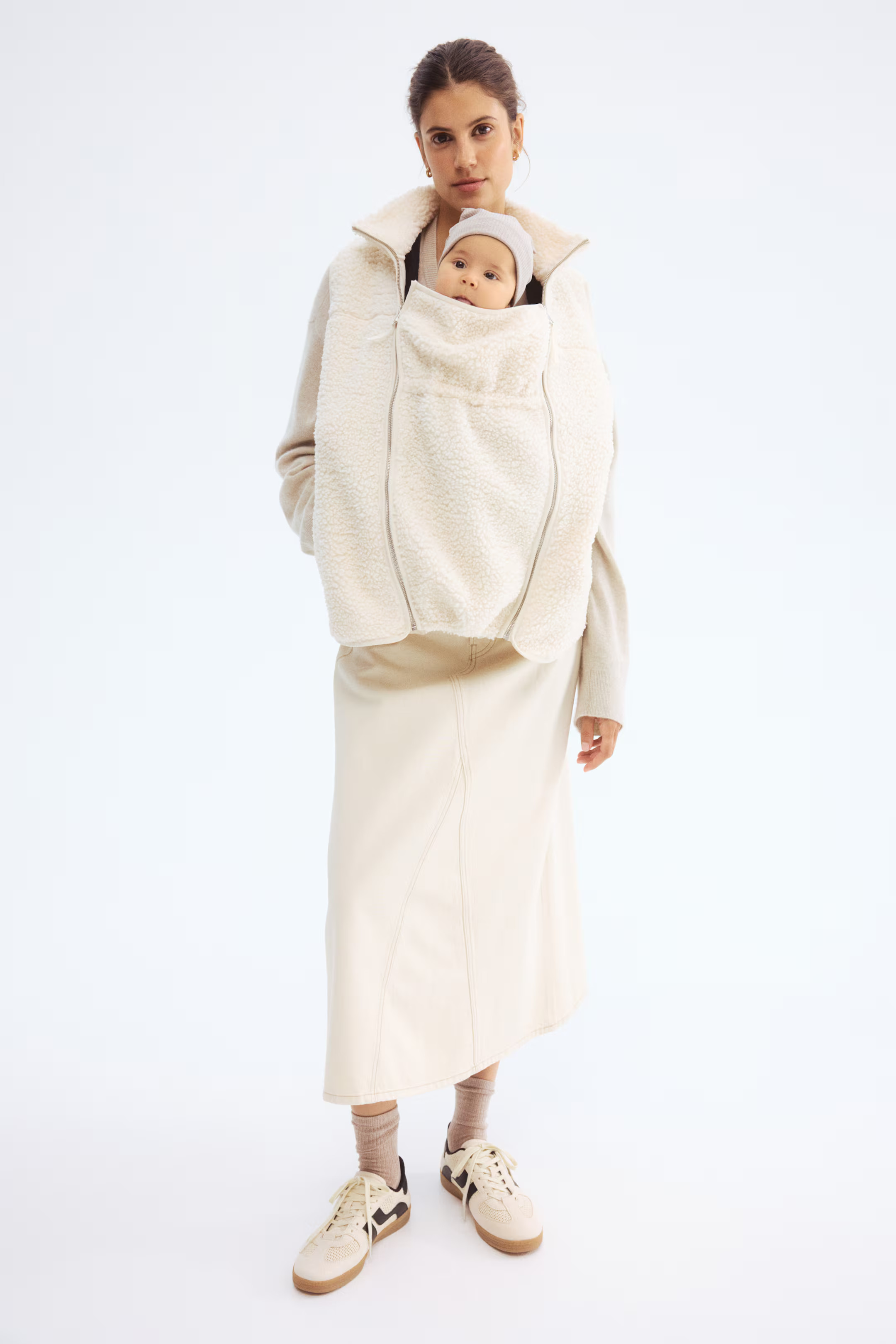 MAMA Before & After Babywearing Teddy Fleece Vest | H&M (US + CA)