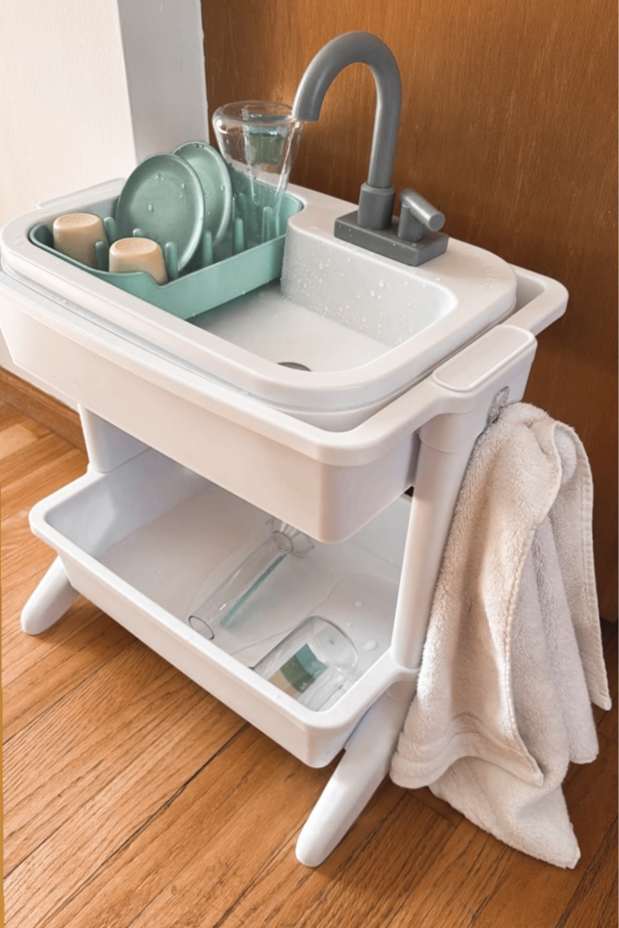 toddler sink stand perfectly fits the lovevery sink!

#LTKfamily #LTKfindsunder50 #LTKkids