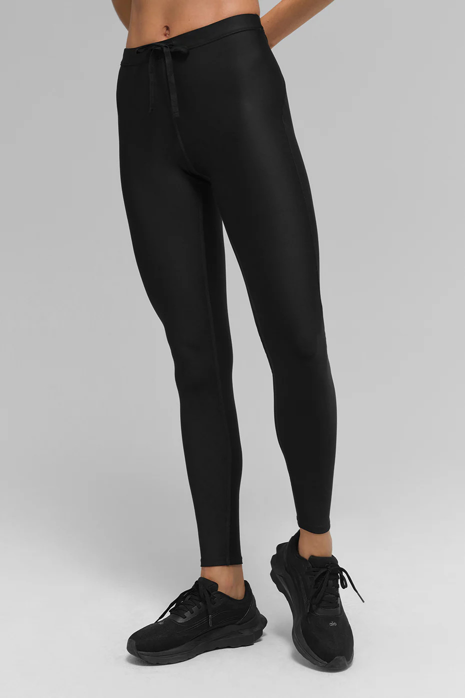 ALO | Airlift High-Waist Light Speed Legging in Black, Size: Medium | Alo Yoga (US)