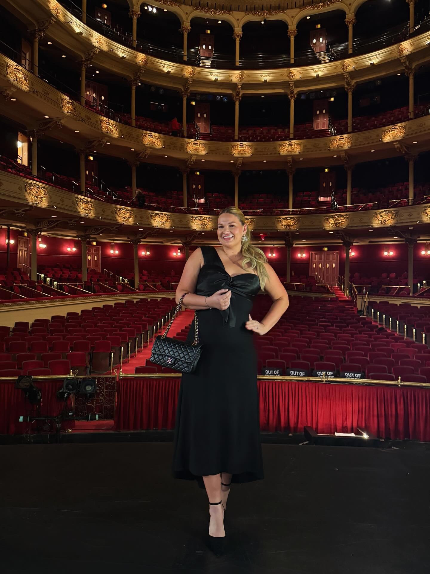 An evening at the Philadelphia Ballet 🩰 

The Merry Widow is a romantic comedy ballet set in France,  full of grand balls, garden parties, waltzes, and a glamorous widow whose fortune (and heart) everyone seems to be chasing.

It’s funny, beautiful, and will absolutely make you wonder… why can’t we wear tiaras and gloves every day? 👑

Catch it at the Academy of Music now through March 15 ✨

Big thank you to @philadelphiaballet and @phillyinfluencermixer for having us ♥️

Wearing @macduggal via @renttherunway ♥️