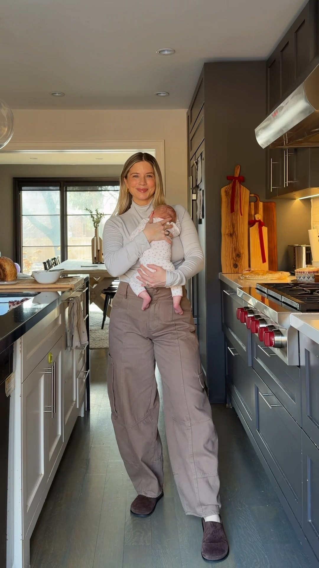 6 weeks postpartum ootd! Cargo pants are Zara

#LTKwinter #LTKcanada #LTKmodest