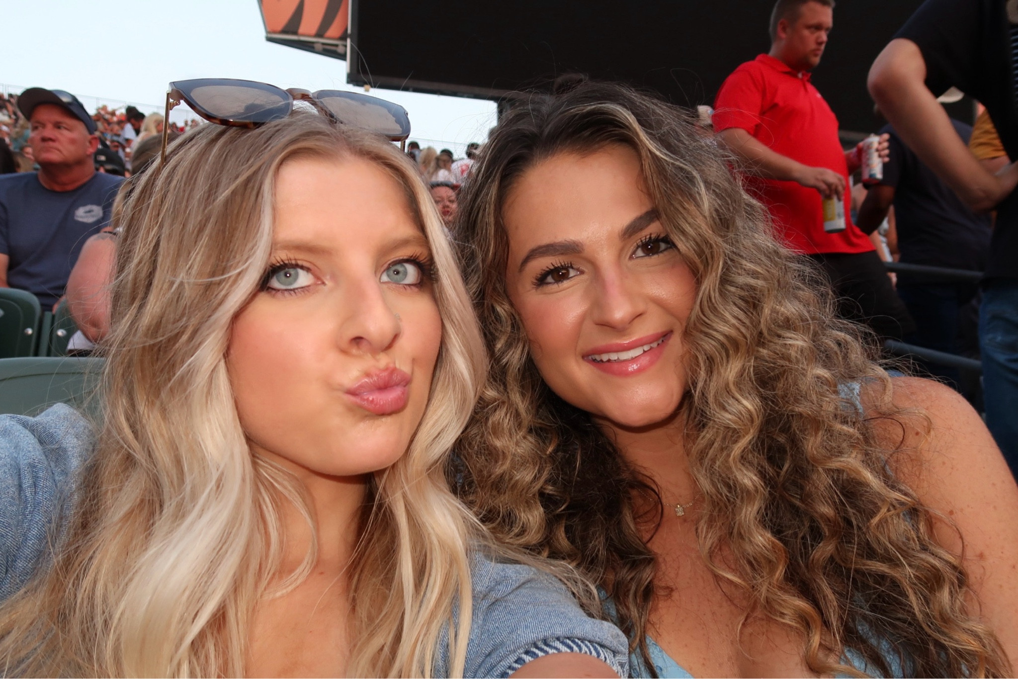 My new favorite hair style!! Under $20 📸✨ 

#LTKBeauty #LTKBacktoSchool #LTKFindsUnder50