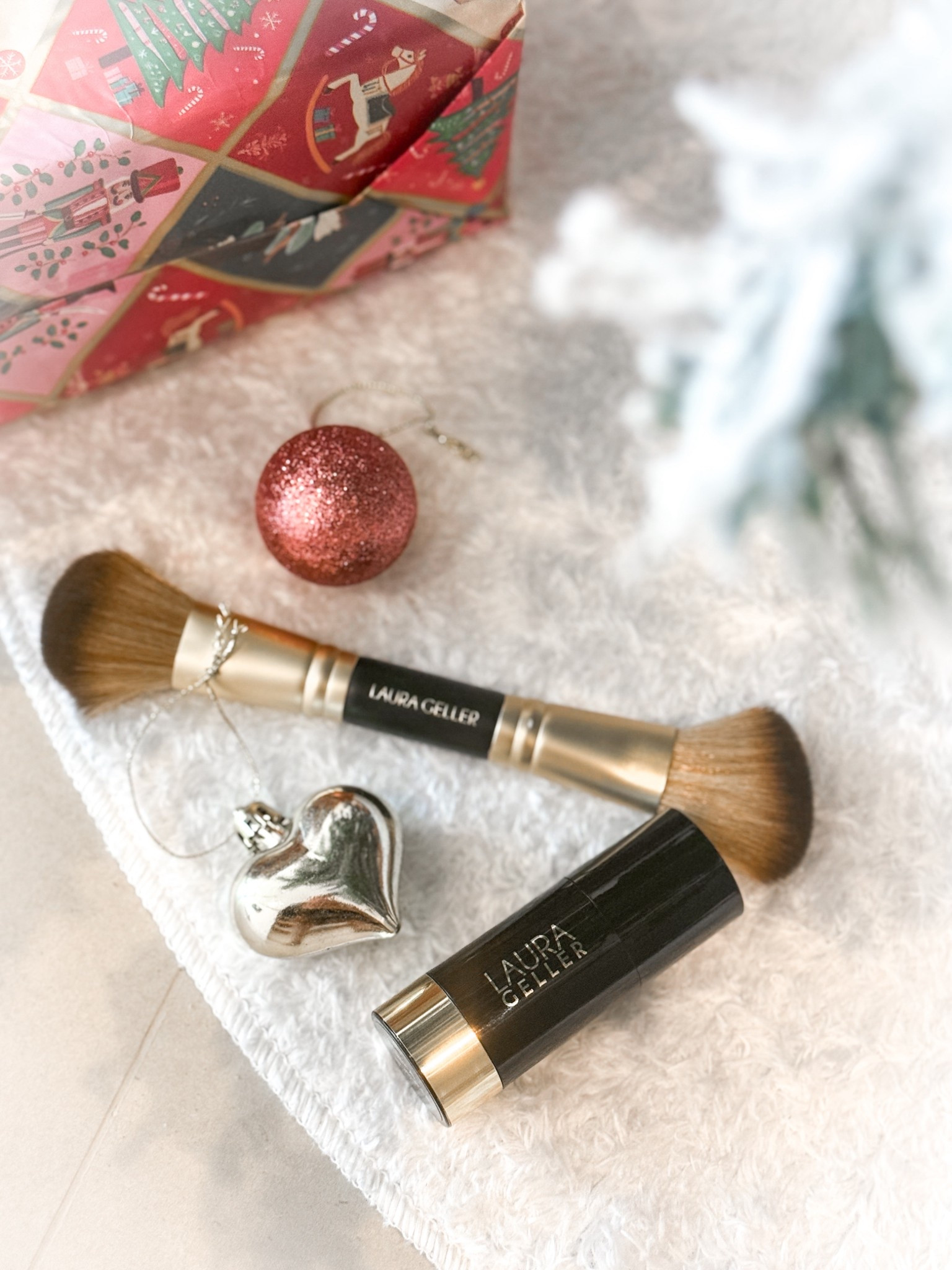 I love makeup that feels light, radiant, and effortlessly beautiful 💖
 This blush by @lauragellerbeauty melts into my skin like a serum, leaving a fresh, healthy flush. Paired with the Dual-Ended Blush + Bronzer Brush, the application feels smooth, easy, and quietly luxurious ✨

🎀 Serum Blush Cheek Tint in Practical Pink 🎀 Dual-Ended Blush + Bronzer Brush

Natural glow. Soft warmth. Blush that feels like skincare — try it 🤍

#LGblush725 #lauragellerbeauty #lauragellerambassador #sponsored 

#LTKmomlife #LTKOver40 #LTKHoliday