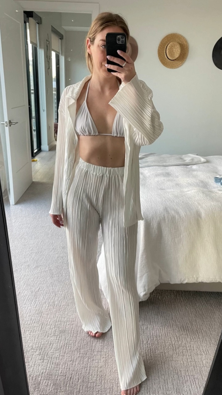 Amazon try on! This set comes in so many colors and styles that is perfect for a summer vacation ☀️

Wearing size Medium 

#LTKunder50 #LTKSeasonal #LTKtravel