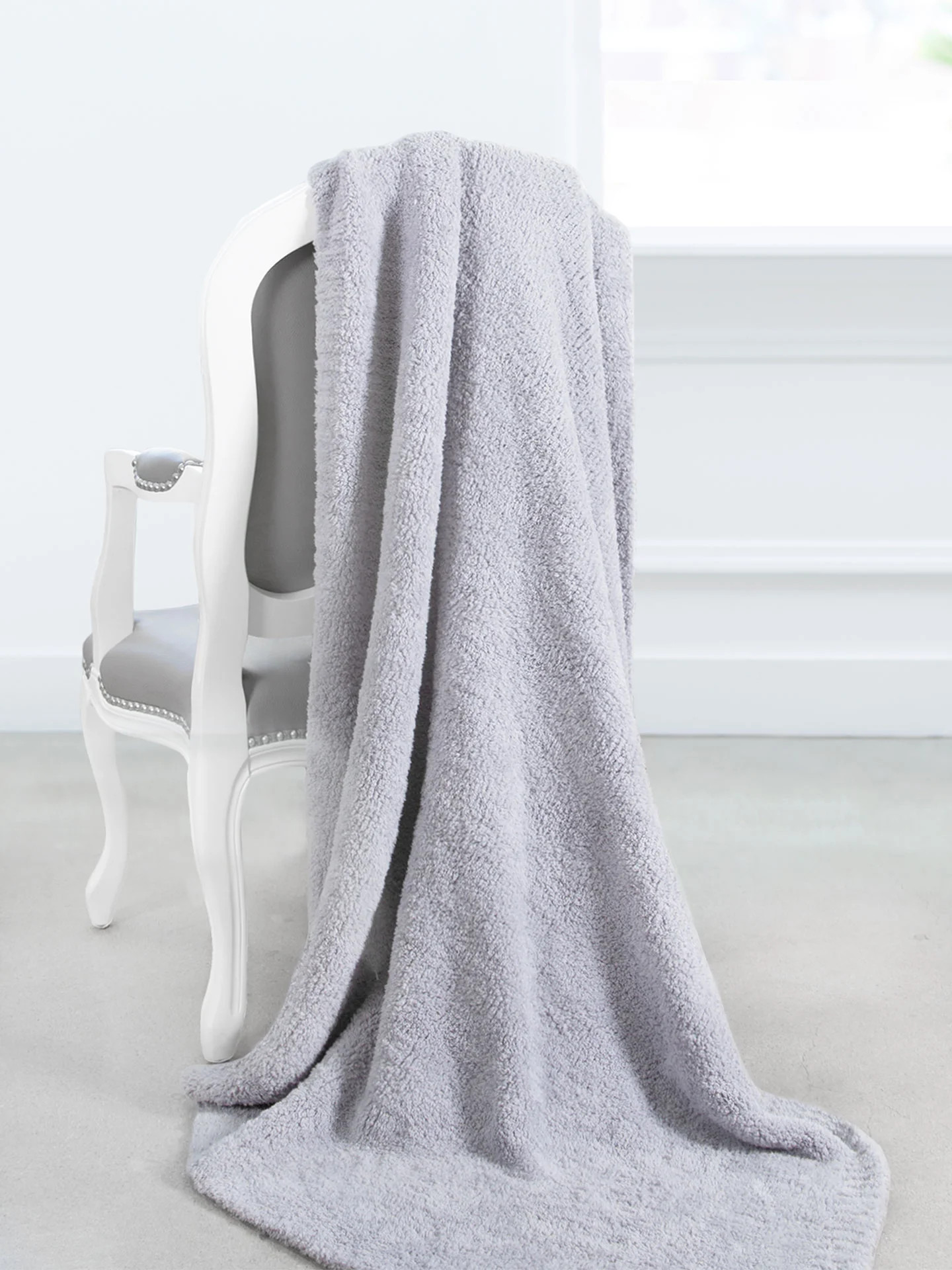 Plush Chenille Knit™ Throw | Little Giraffe