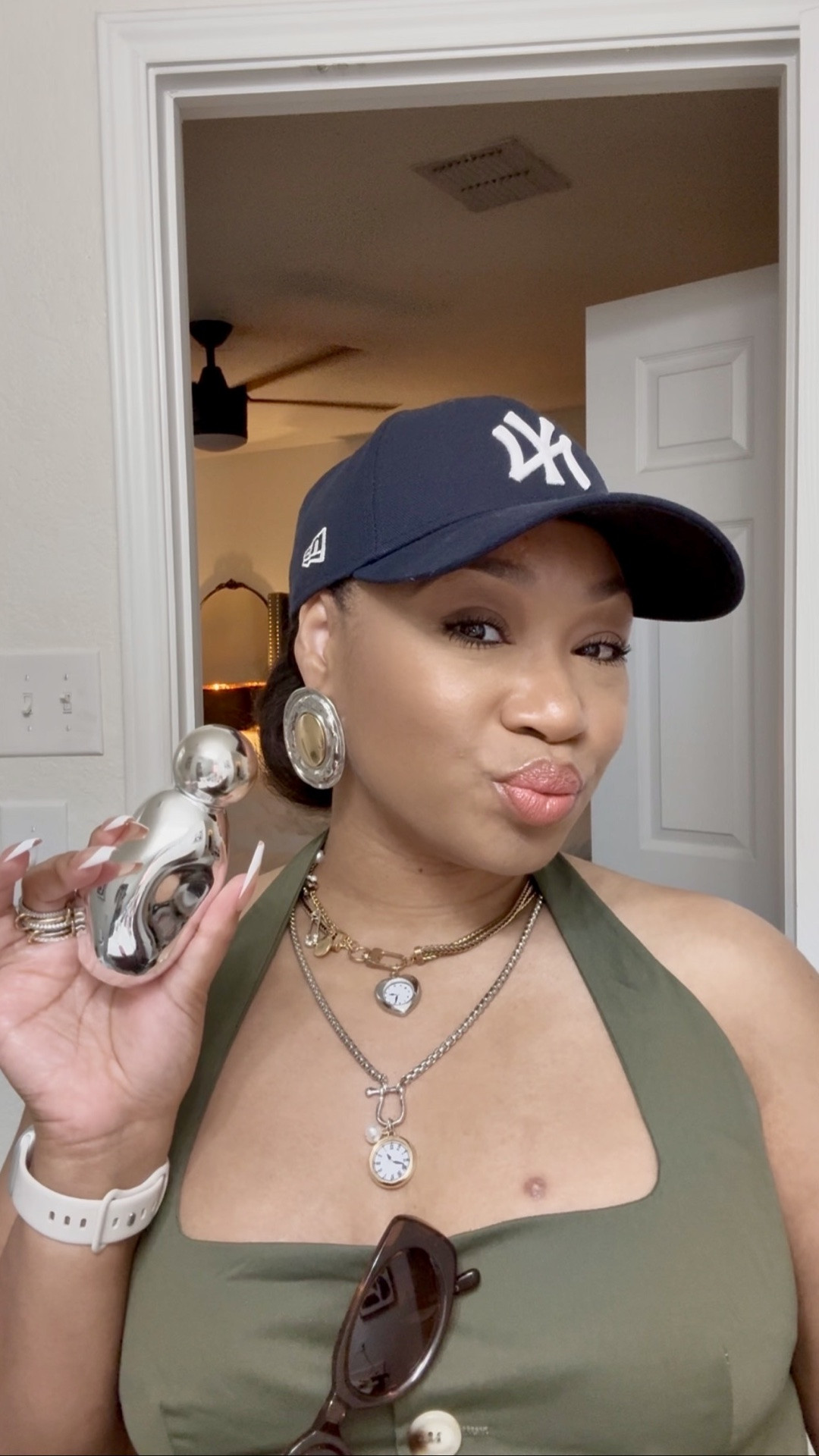 Perfume of the Day ✨
Kylie Cosmetics Cosmic 2.0 Eau de Parfum

Creamy, fruity, floral, and just the right amount of warm 😮‍💨
This is giving soft, feminine, “come a little closer” energy. 🤍

#LTKgrwm #LTKvlog #LTKBeauty