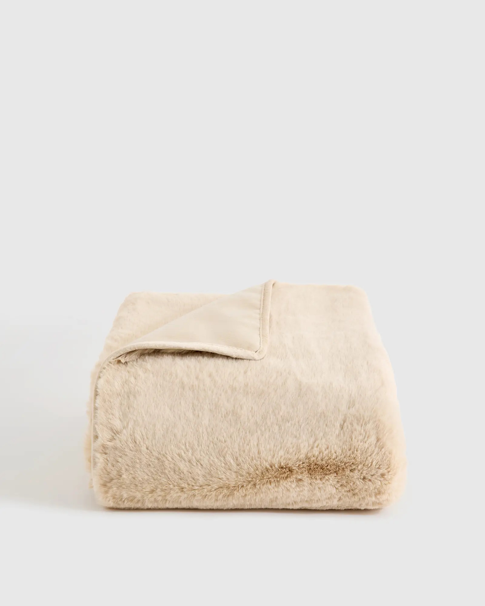 Luxury Faux Fur Throw | Quince