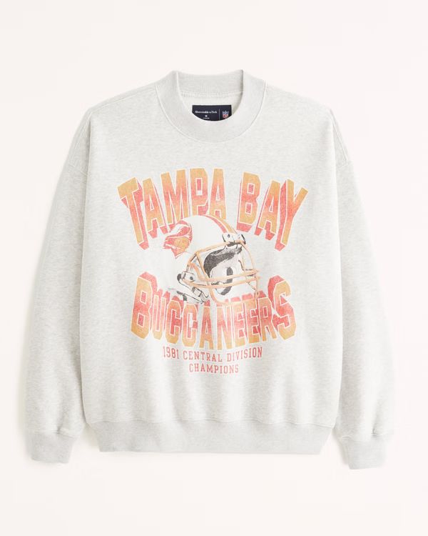 Gender Inclusive Tampa Bay Buccaneers Graphic Crew Sweatshirt | Gender Inclusive Gender Inclusive... | Abercrombie & Fitch (US)