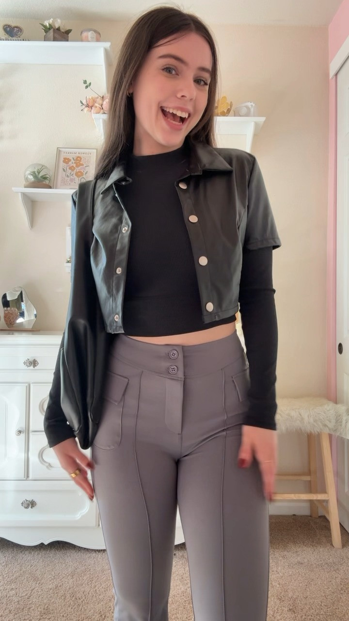 Outfit of the day!

Everything is true to size.

Faux leather outfits / vest outfits / button up top outfits / high waisted pants outfits / Streetwear women / street style / street wear / flare pants outfit / gray pants outfit / Winter outfit videos / winter outfits womens / winter outfits outfits / College outfits / college fashion / going out outfits / night out outfits / cool girl outfits / halara pants / halara 

 