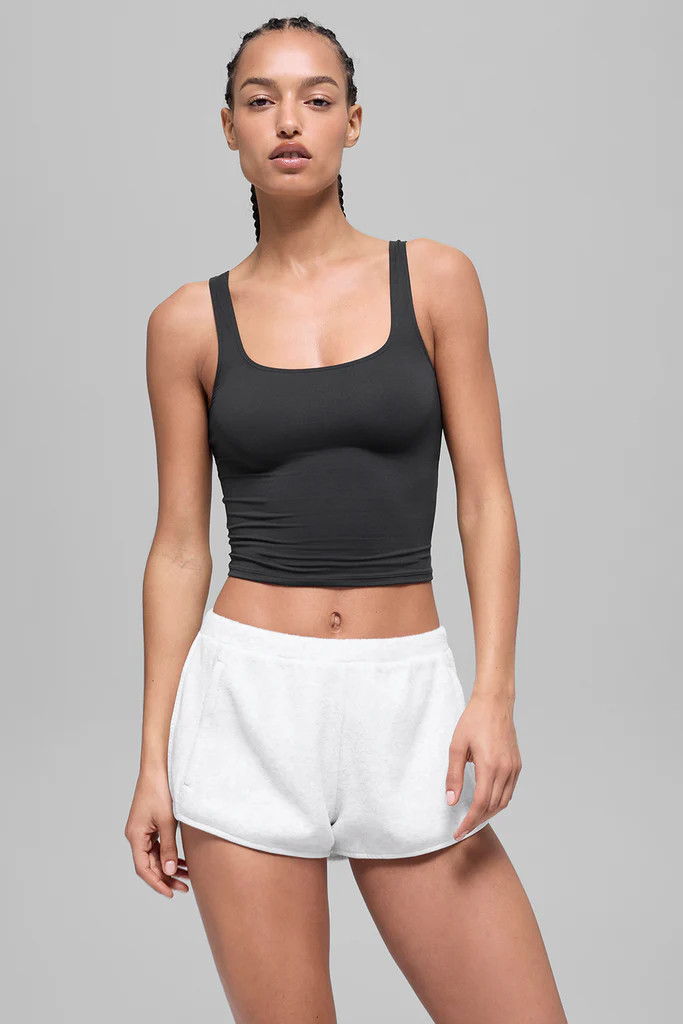 Model is 5’10 wearing SModel is 5’10 wearing SWearing Size SmallModel is 5’10, with a 34”... | Alo Yoga (US)