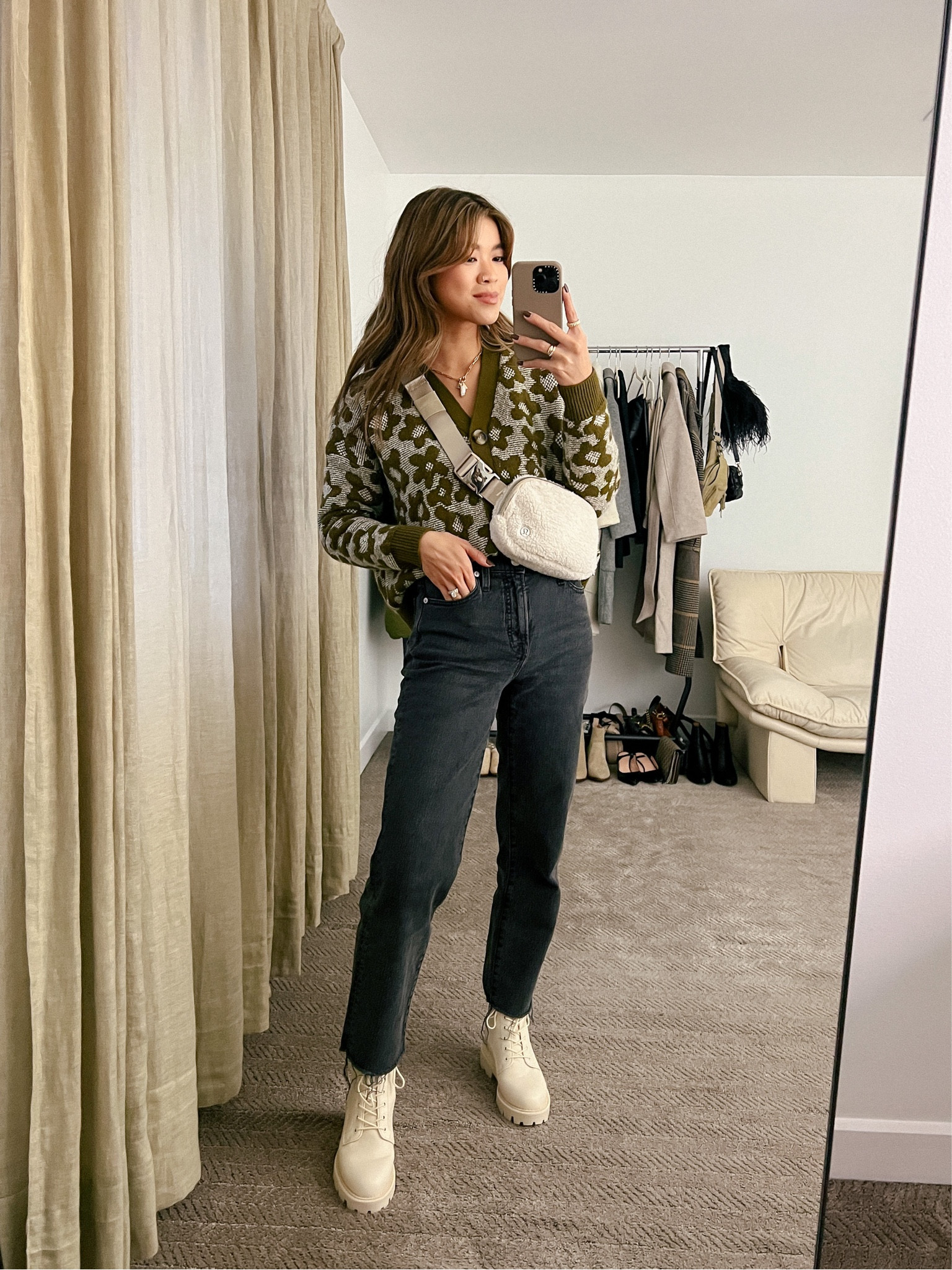 Madewell Floral Cardigan and Black Denim Jeans with Revolve Cream Combat Boots!

Top: XXS/XS
Bottoms: 00/0
Shoes: 6

#fall
#fallfashion
#falloutfits
#fallstyle
#winter
#winterfashion
#winteroutfits
#winterstyle
#thanksgivingoutfit
#holidayoutfit
#revolve
#madewell
#lululemon

#LTKSeasonal #LTKstyletip #LTKHoliday