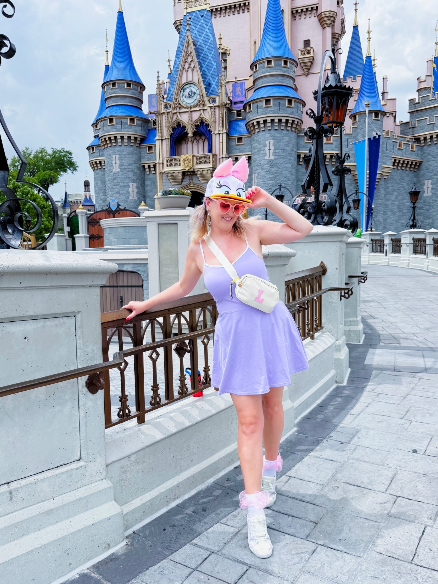 Daisy Duck outfit 