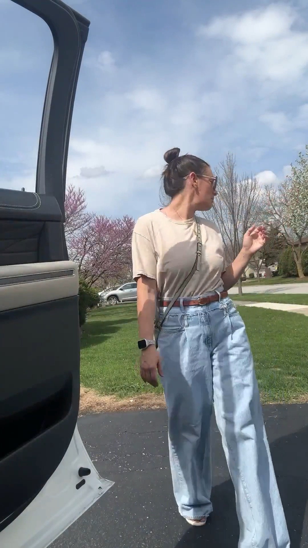 A chill mom outfit is all about effortless style—comfy enough for school drop-offs, errands, and coffee runs, yet polished enough to feel confident all day long. Because looking put-together shouldn't mean sacrificing comfort.

#LTKootd #LTKmomlife