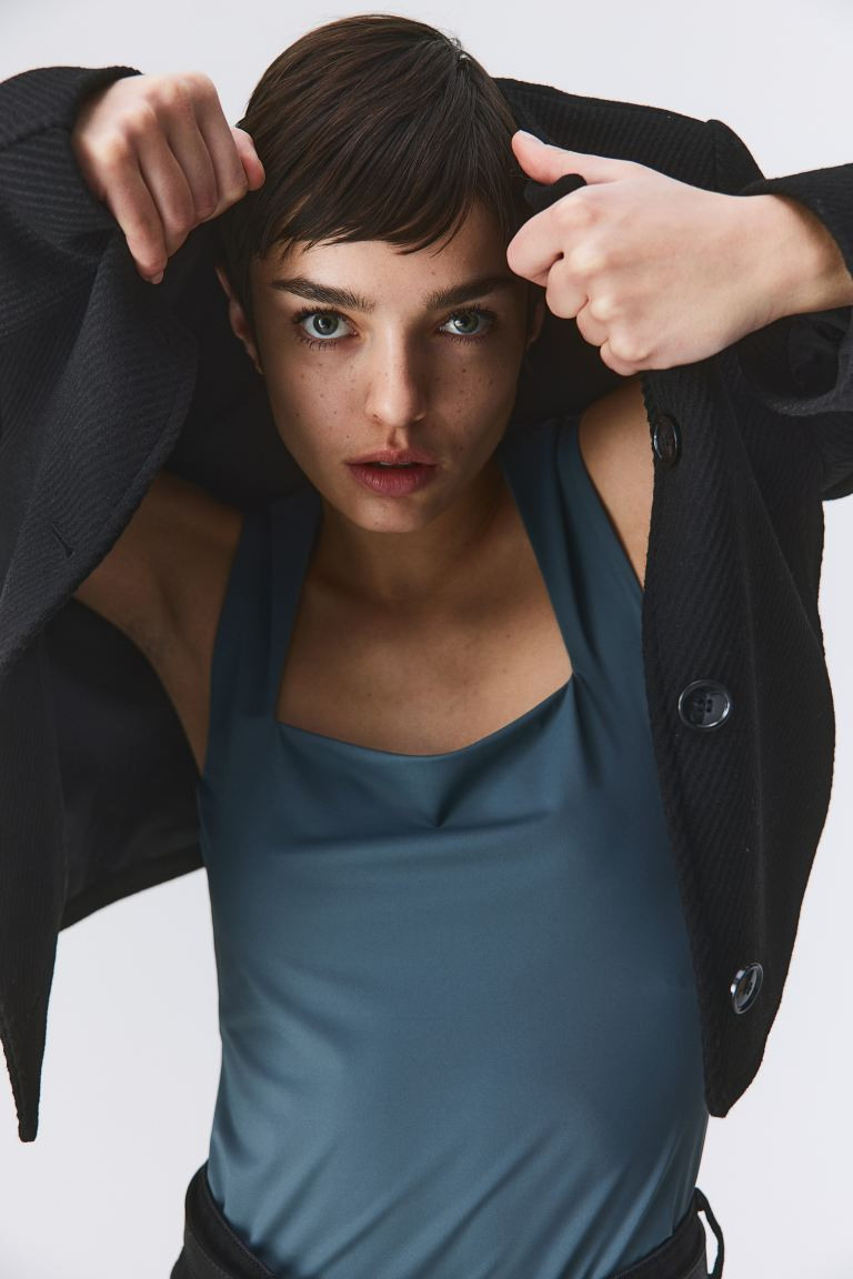 Jerseytop mit Karree-Ausschnitt | H&M (DE, AT, CH, NL, FI)