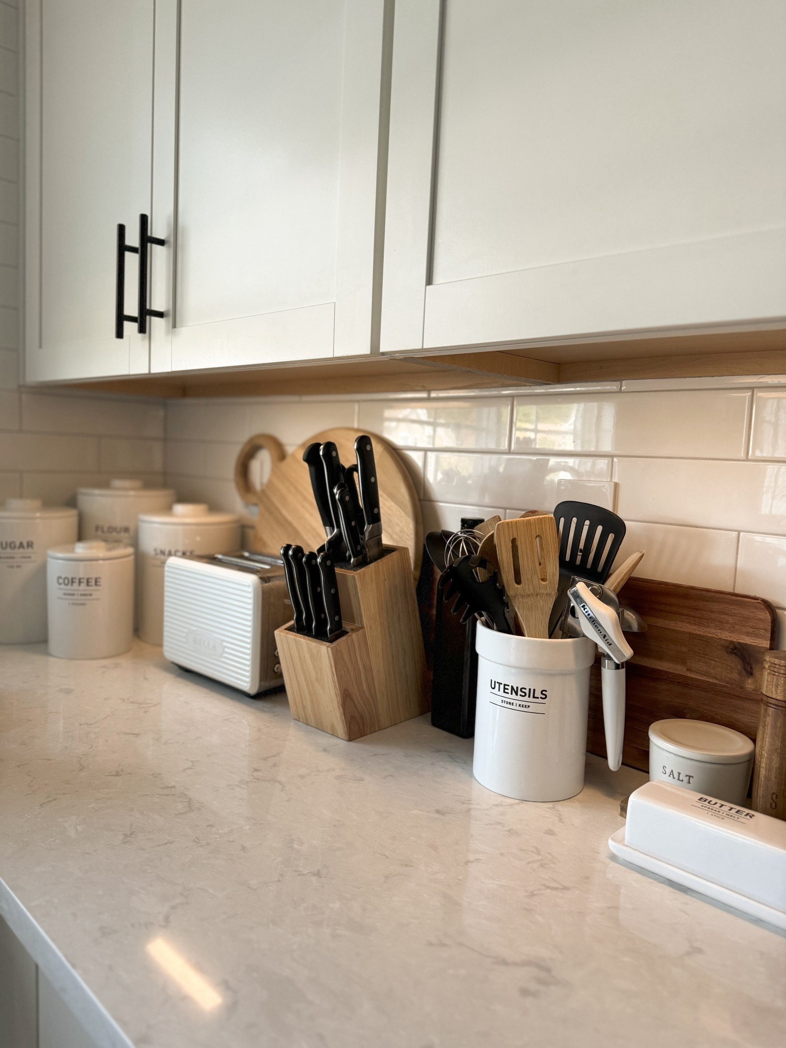 Amazon Home Find: @ezvalo_official Under Cabinet Lighting 

These rechargeable, motion-sensing lights are an easy and budget-friendly way to add a little luxury to your kitchen.

They’re extremely easy to install—simply remove the sticky backing, attach the magnets to the light, and push it in place. The magnetic surfaces allow for easy removal for recharging or an on-the-go light.

I love that it comes with a remote control so I can adjust the brightness and which mode it’s in with the touch of a button.

I have these lights in my laundry room and pantry, too! A must-have upgrade for your home. 

Follow @aclassyfashionista for more budget-friendly home finds. 

#aclassyfashionista #smarthome #ezvalo #amazonfind #homeinspo #lighting #renovation #amazonhomefinds #amazonhome #amazonfinds #amazonfinds2025 


#LTKHome #LTKSaleAlert