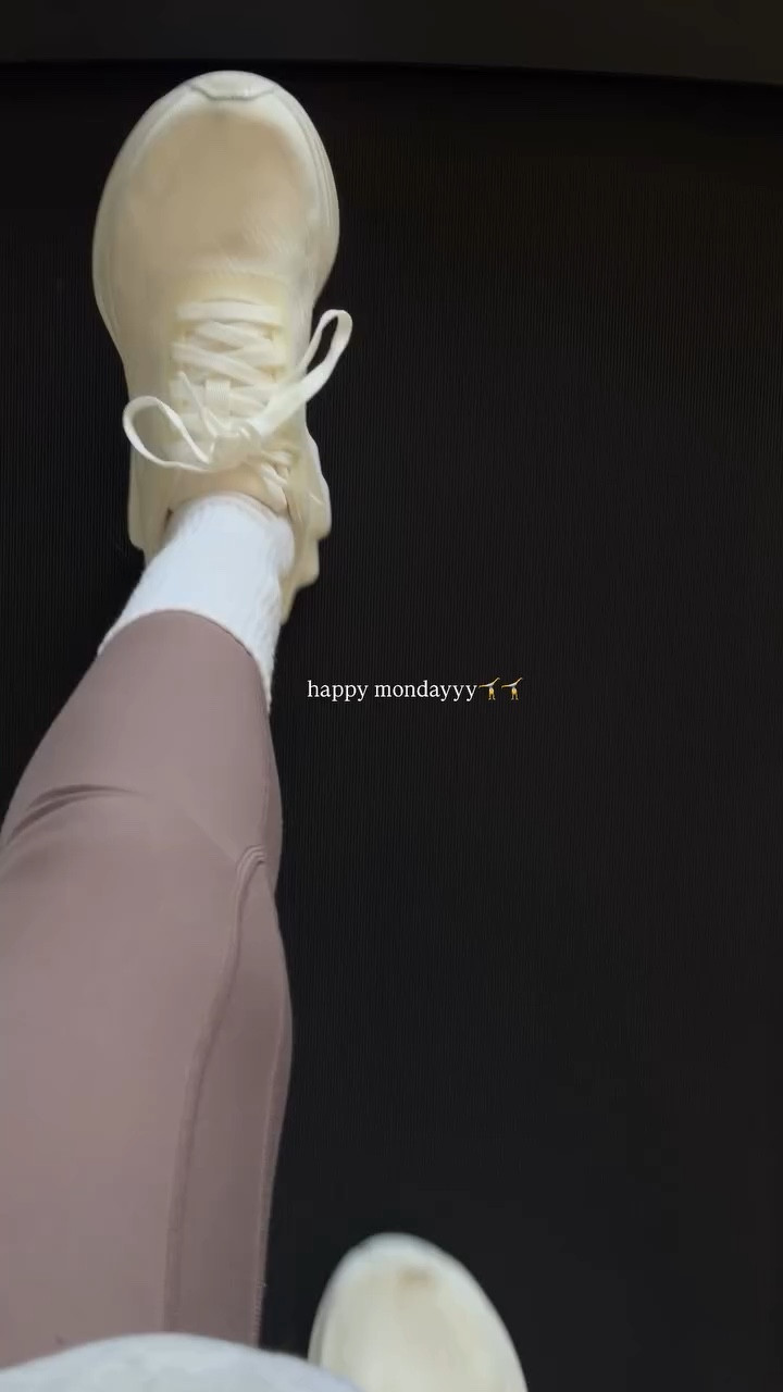 happy mondayyy🤸🤸 linking my treadmill!

#LTKmorningroutine #LTKdayinmylife #LTKfitnessgoals