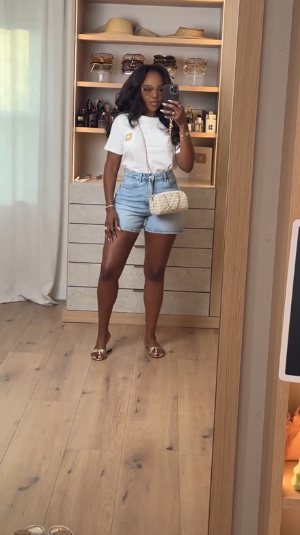 Hi babes!

This is one of those simple everyday outfits that never fails 🤍 A classic white tee with light wash denim shorts always gives that effortless clean girl look while still feeling comfy and easy to wear.

Where to wear this:
Errands
Coffee runs
Travel days
Casual brunch
Everyday summer outfits

I love basics like this because every piece can be styled so many different ways — making the cost per wear so worth it while still looking put together every time.

Everything is linked below

xx Kira | Kira’s Fashion Finds

34D - 27 - 40 | size small or 4