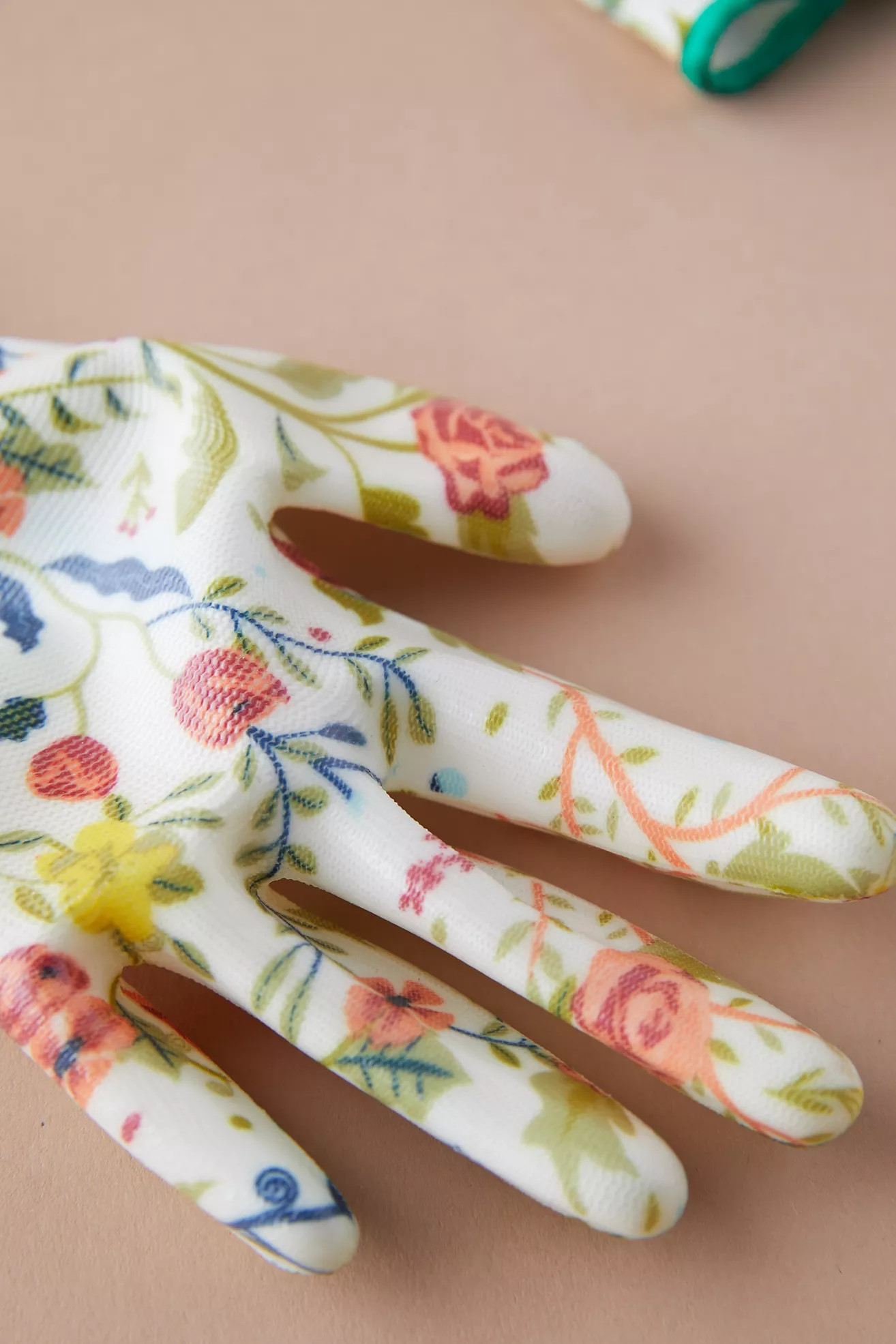 Floral Garden Weeder Gloves | Terrain