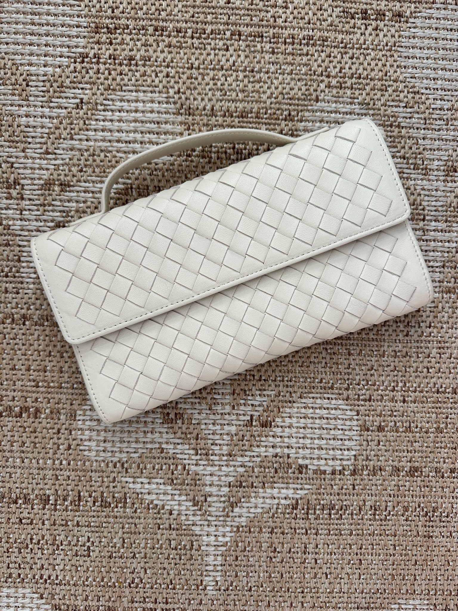 This handwoven leather clutch is perfect!  It’s soft, comes in 3 colors and has a top handle but also a strap for a crossbody option.  Definitely has a designer look without the price!  LOVE!
#ltkhandbag #ltkquince

#LTKmomlife #LTKSeasonal #LTKWedding