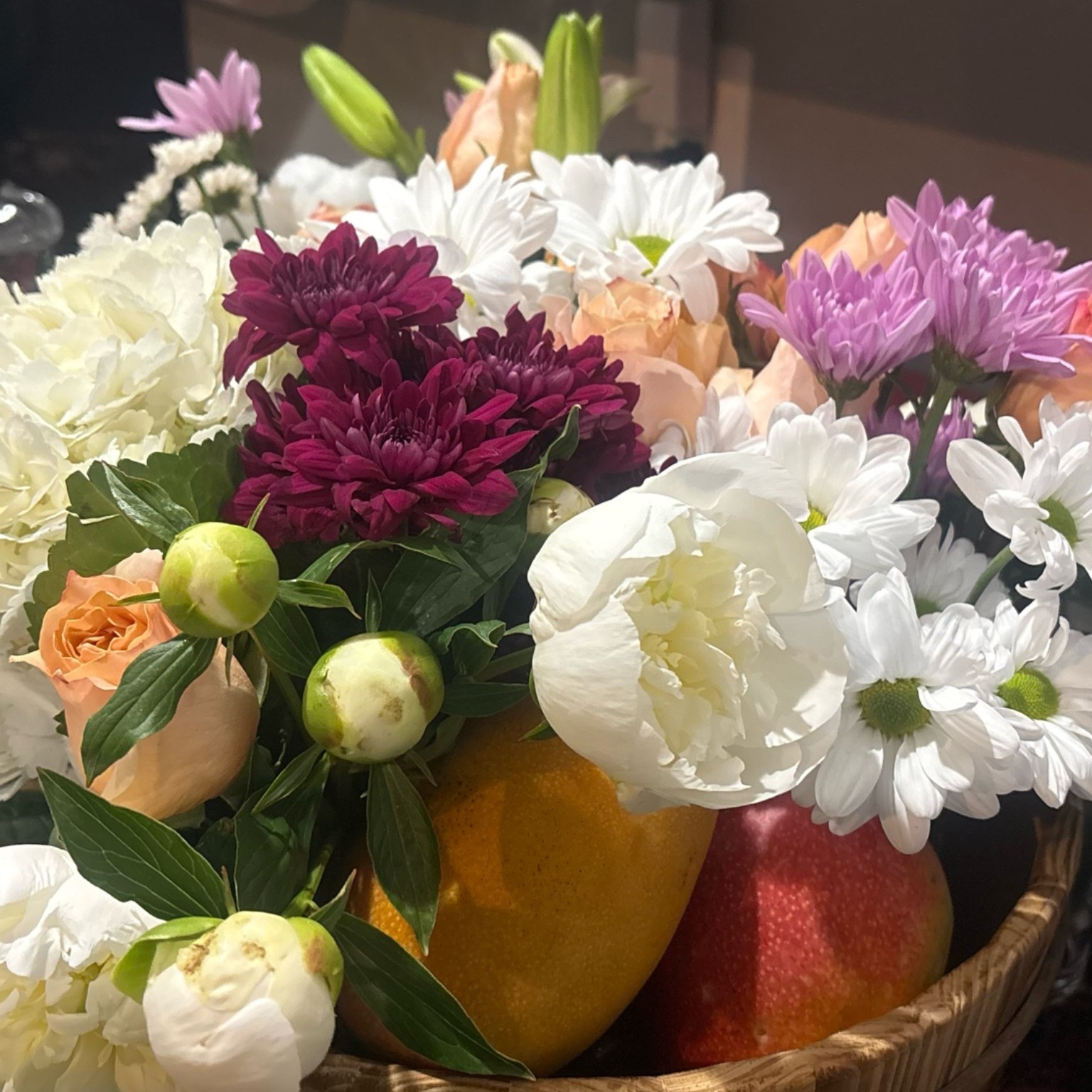 No one does a Mother’s Day bouquet like me. Hint: the mangoes are floating on mason jars 🤫

#LTKMothersDay