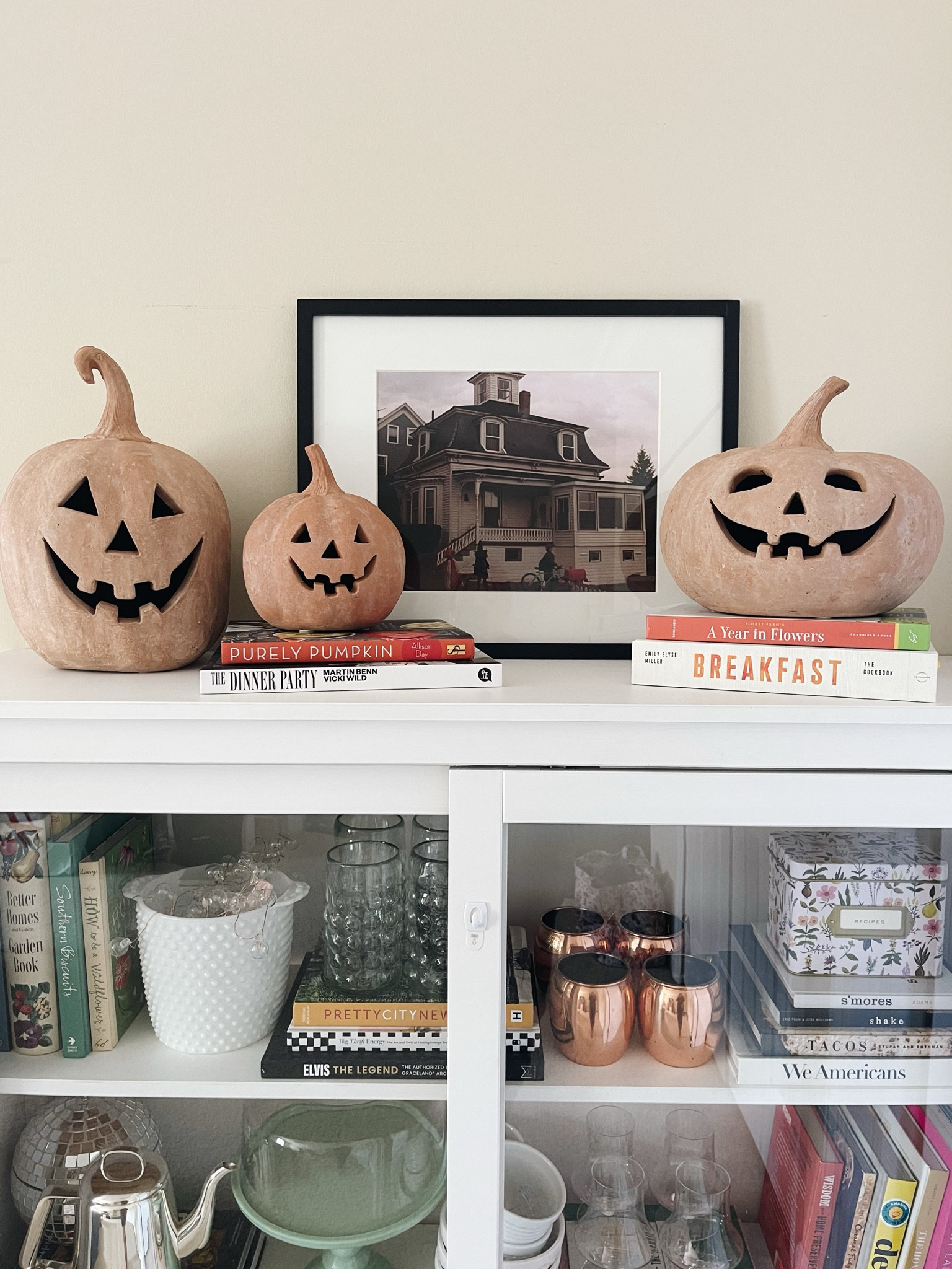 The cutest  Jack-o-lantern pumpkins 

Pottery barn
Terracotta pumpkins 
Halloween
Cozy fall decor
Cozy Halloween
Halloween decor

#LTKSeasonal