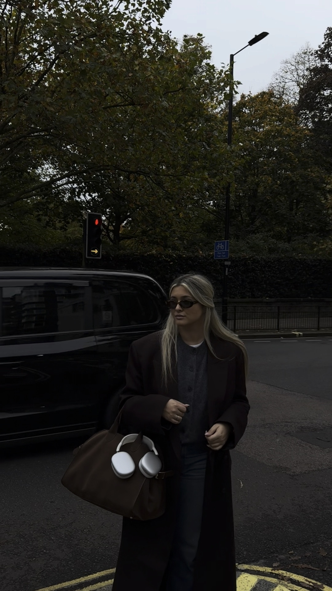 Brown coat 
Cashmere grey knit
Cigarette jeans 
Brown loafers
Margaux Bag 

#LTKuk #LTKstyletip #LTKeurope