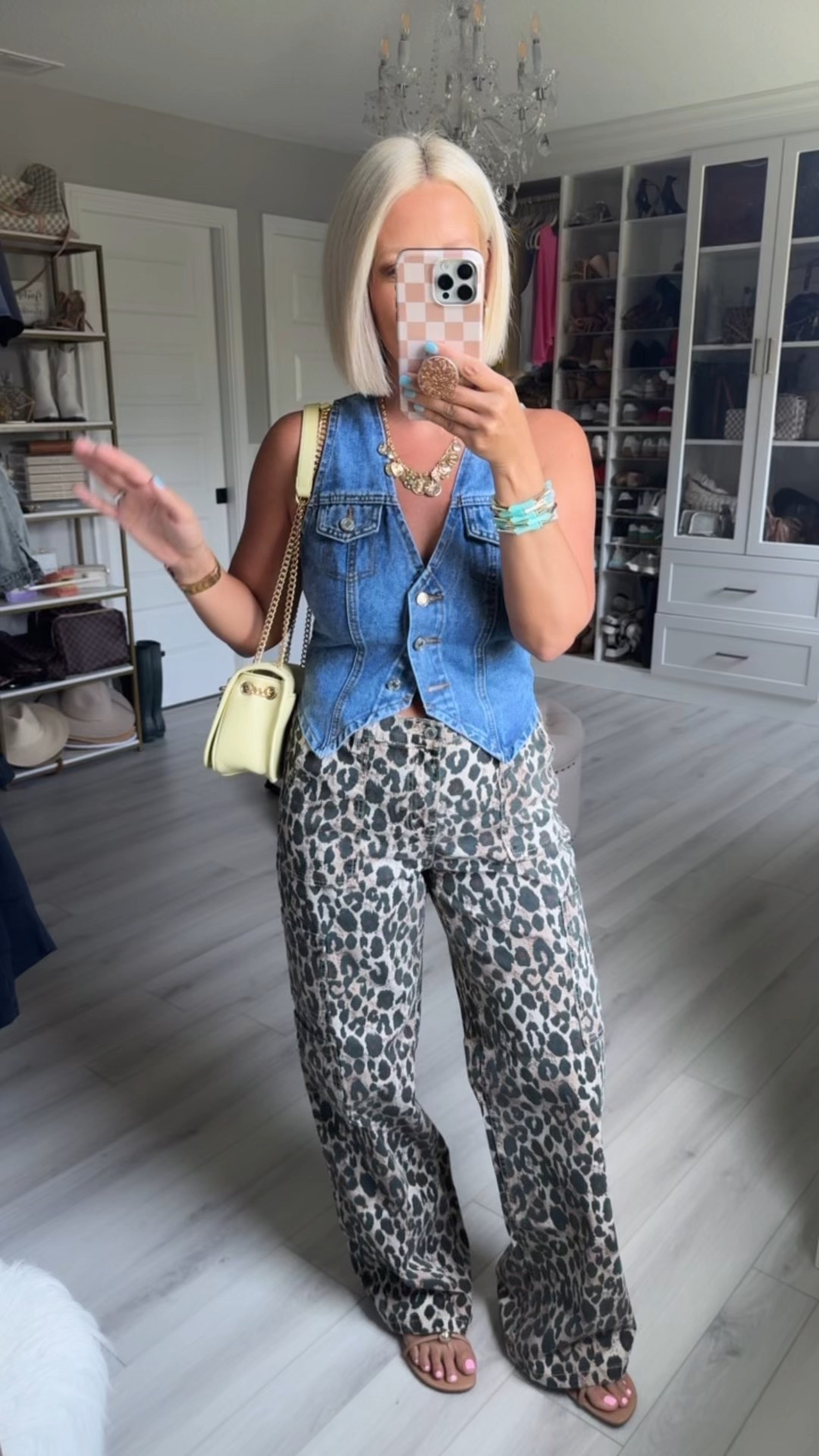 Everyone’s favorite leopard pants just restocked! They now come in short (29.5”) and (long 33.5”)! I’m wearing the full length!
⬇️⬇️⬇️
Pants size small (full length 31.5”)
Vest and 1/4 zip medium

Comment SHOP below to receive a DM with the link to this post on my LTK ⬇ https://liketk.it/5IiFA #ltkpetite #ltktall #ltkfindsunder50

#LTKFindsUnder100 #LTKSaleAlert #LTKFindsUnder50