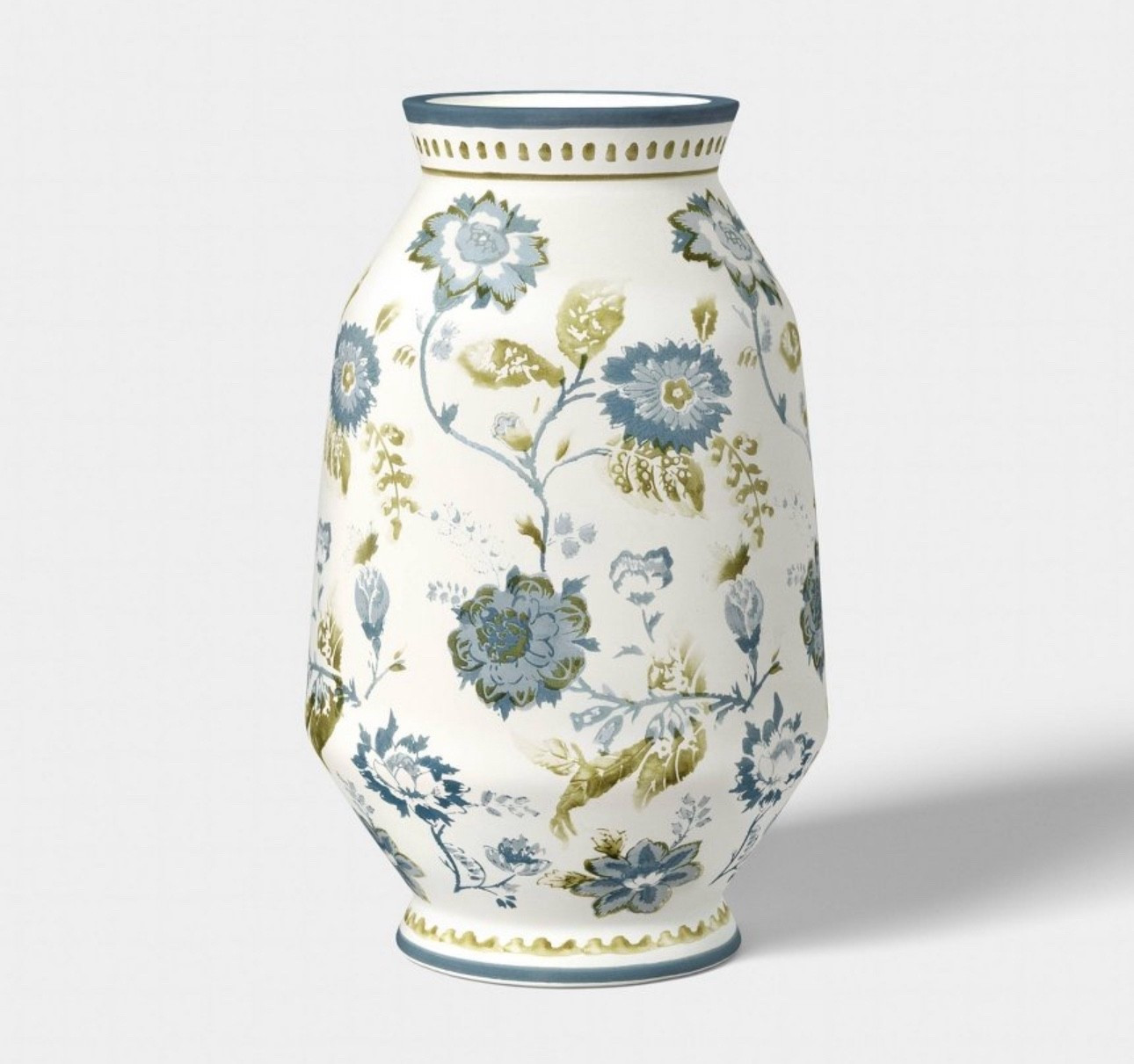 The prettiest floral vase from Target 🤍💙

This Threshold ceramic vase has the most beautiful vintage-inspired floral pattern. It’s perfect for adding that collected, heirloom, cottagecore look to your home. 

Such a statement piece that looks way more expensive than it is.

#LTKSeasonal #LTKHome