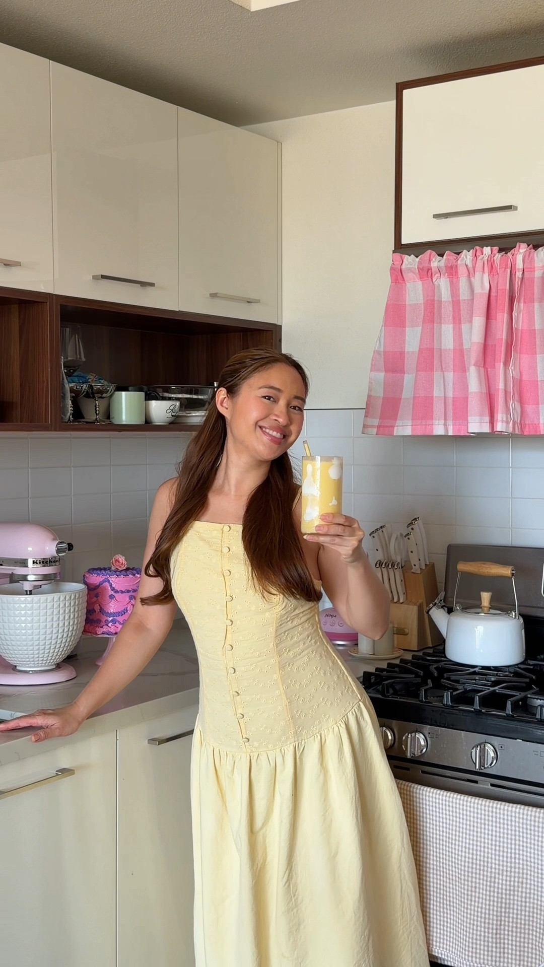 Let’s make a mango smoothie with my favorite blender! So compact and cute 🥭💛🎀

#LTKmorningroutine #LTKfoodie