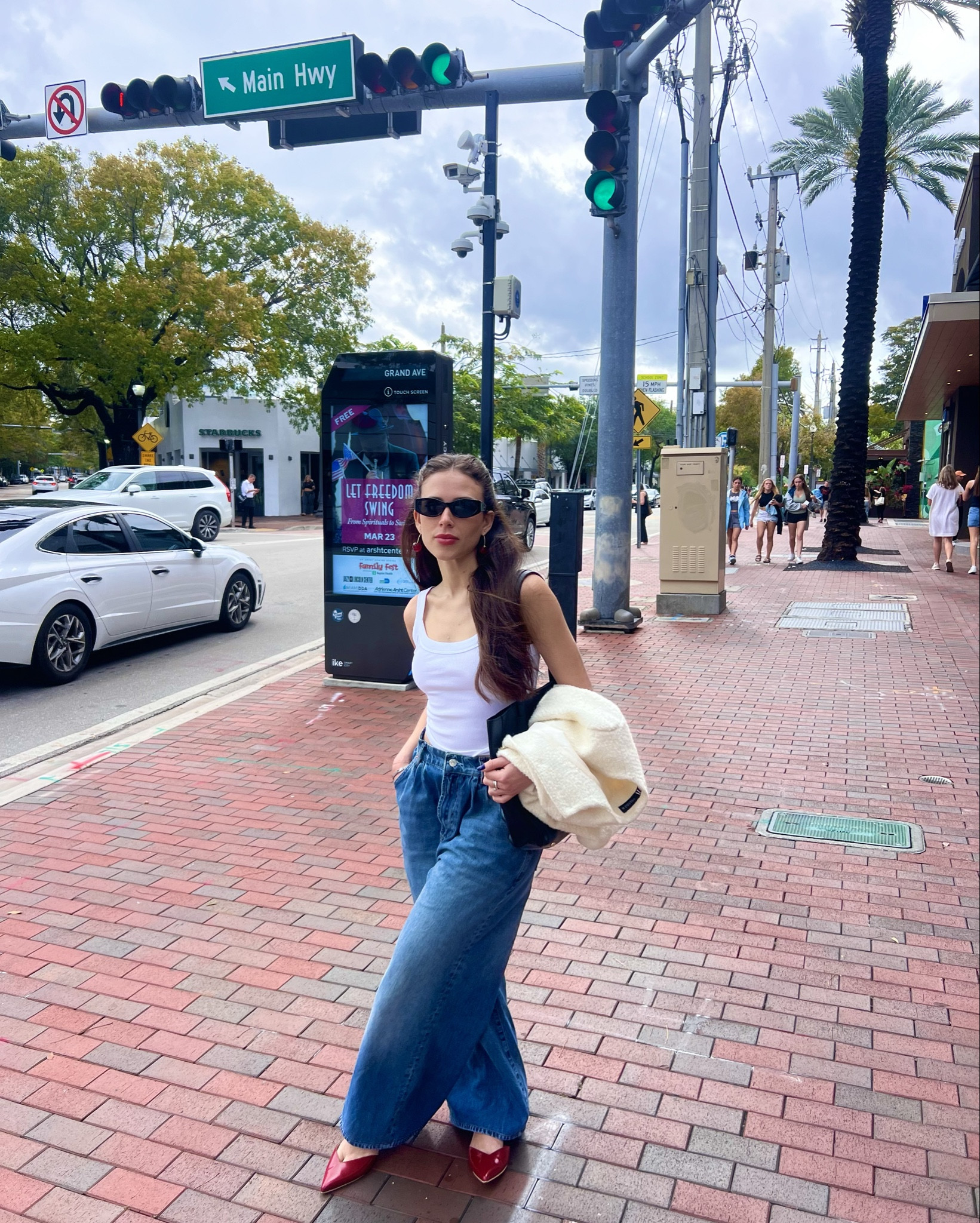 Simple is better 

#LTKStyleTip #LTKTravel #LTKShoeCrush