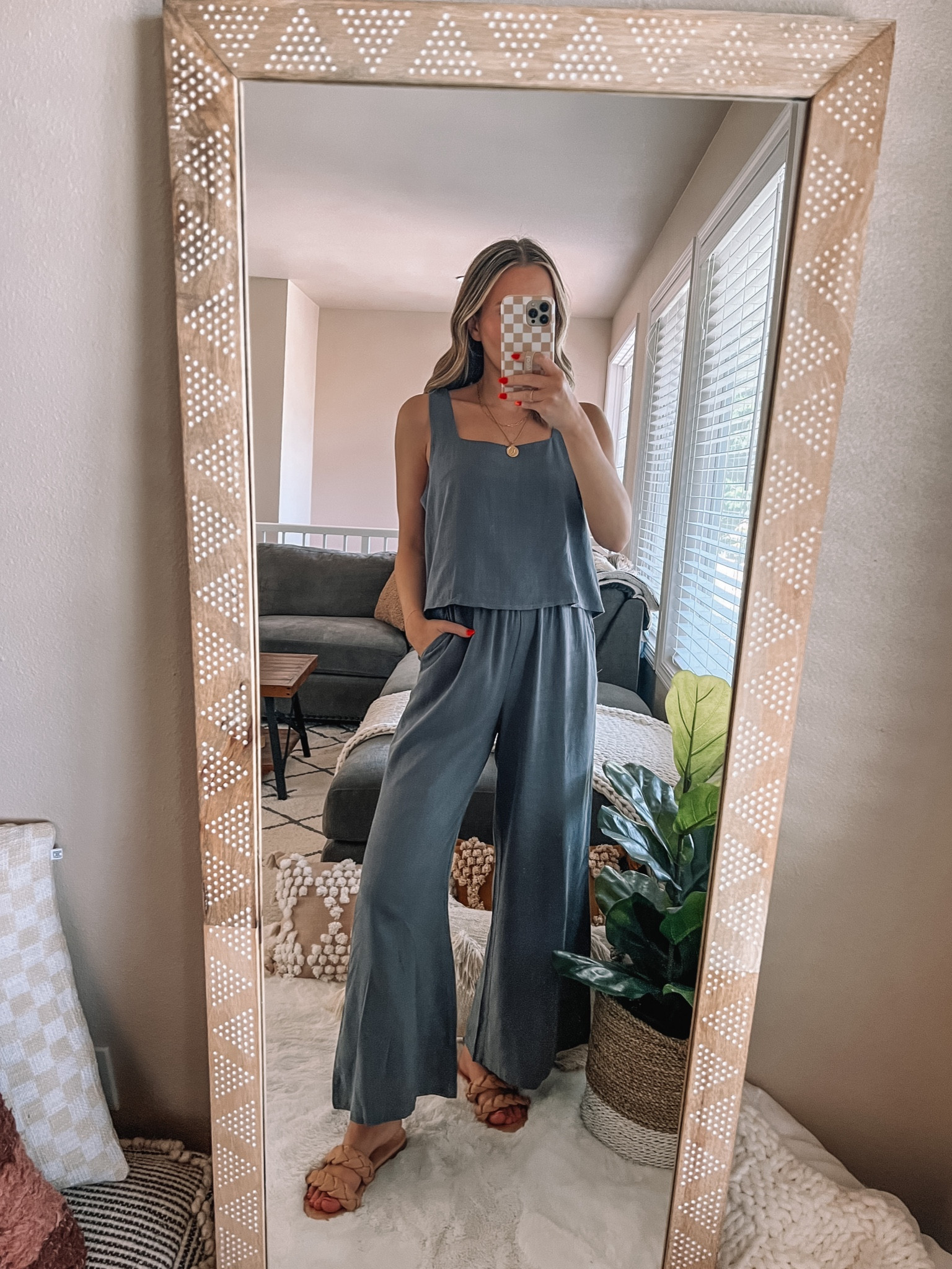 Amazon matching set✨ wearing a size small

Amazon fashion / matching set / pants and tank set / amazon find / amazon style / linen set 



#LTKunder50 #LTKstyletip