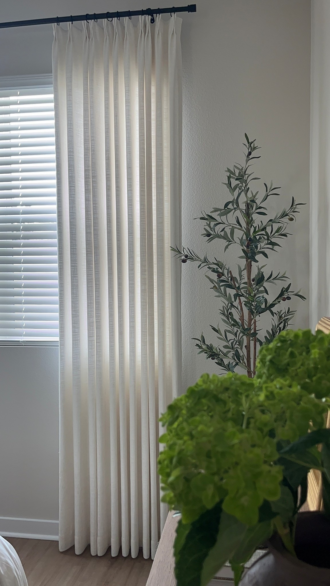 The easiest way to elevate your space? The right drapes ✨

Drapes details: 

Product: Liz Linen Drape 
Color: Ivory White (1908-2)
Header style: Triple Pinch French Pleat
Liner type: Room Darkening Liner 140 gsm, memory Shape 

Use my code LEMARIE for 20% off.

#LTKHome