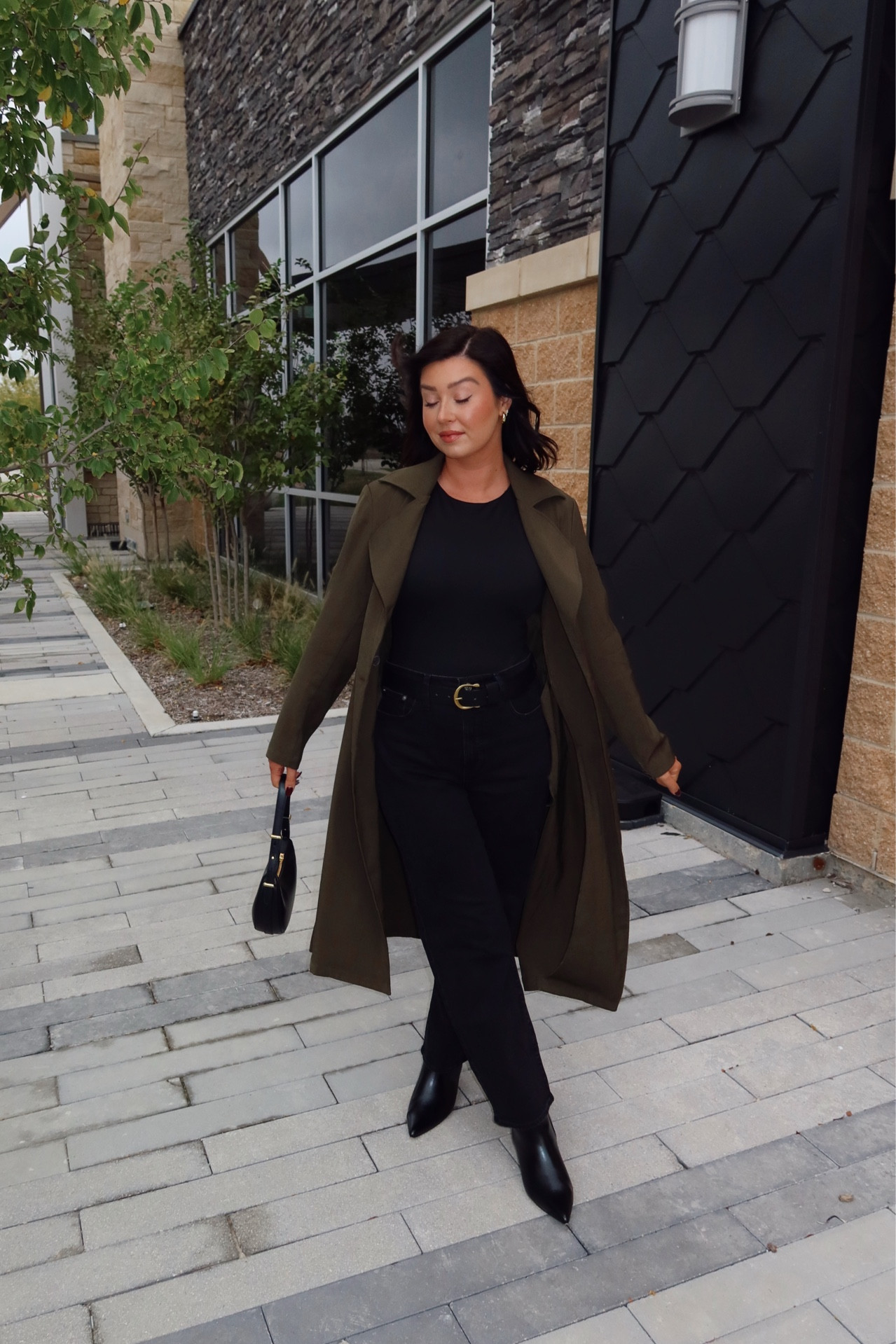 My Gilmore Girls fall fashion starts now - jeans are absolutely perfect and I legit wore them and sat in them for 10 hours yesterday with no cutting in. I got a 29R and I have a 30” waist and 41” hips & am 5’6

#LTKstyletip #LTKshoecrush #LTKmidsize