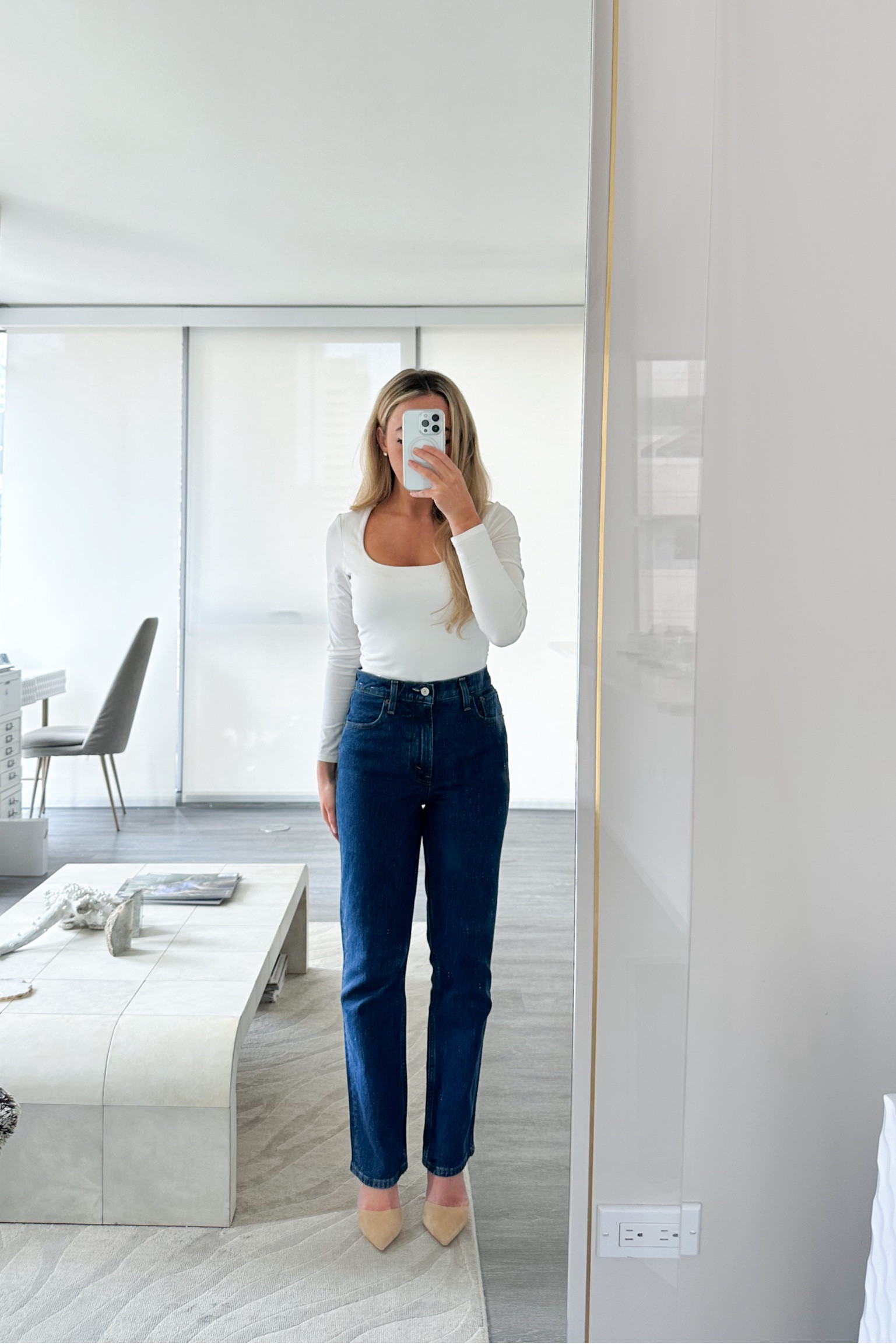 Abercrombie Ultra High Rise 90s Straight Jean- wearing size 24 short in color dark wash ( 5’1 for reference ) 

#LTKSeasonal #LTKfindsunder100 #LTKworkwear