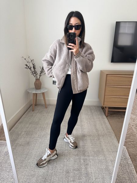 Vuori fleece jacket in the color graphite. A lot more taupe purple in-person. Sized up to a small. Could easily wear the xs 

Vuori jacket small
Everlane tee medium
Amazing leggings xs
New Balance sneakers 4 men’s
YSL sunglasses  

#LTKshoecrush