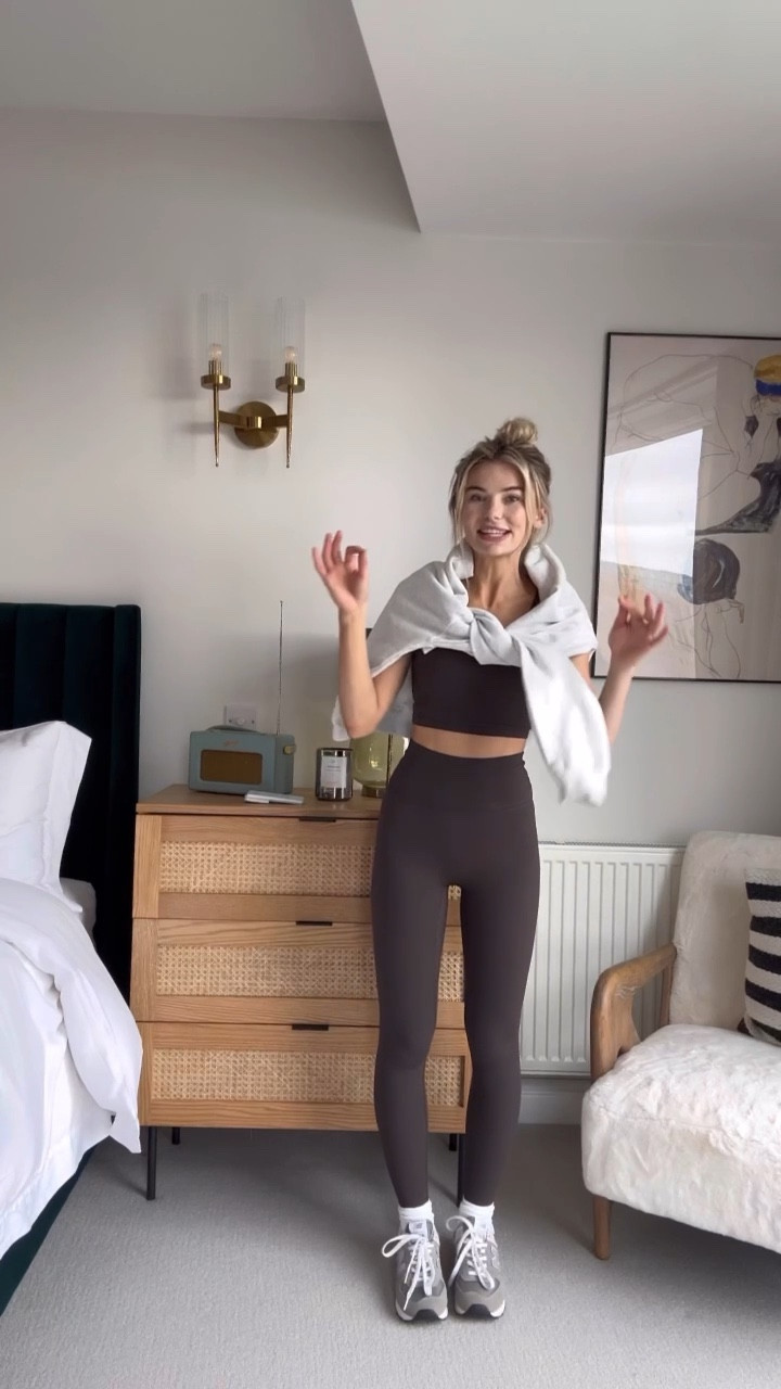 Leggings, workout clothes, yoga pants, sports bra, oversized sweater, trainers

#LTKstyletip #LTKSeasonal #LTKeurope