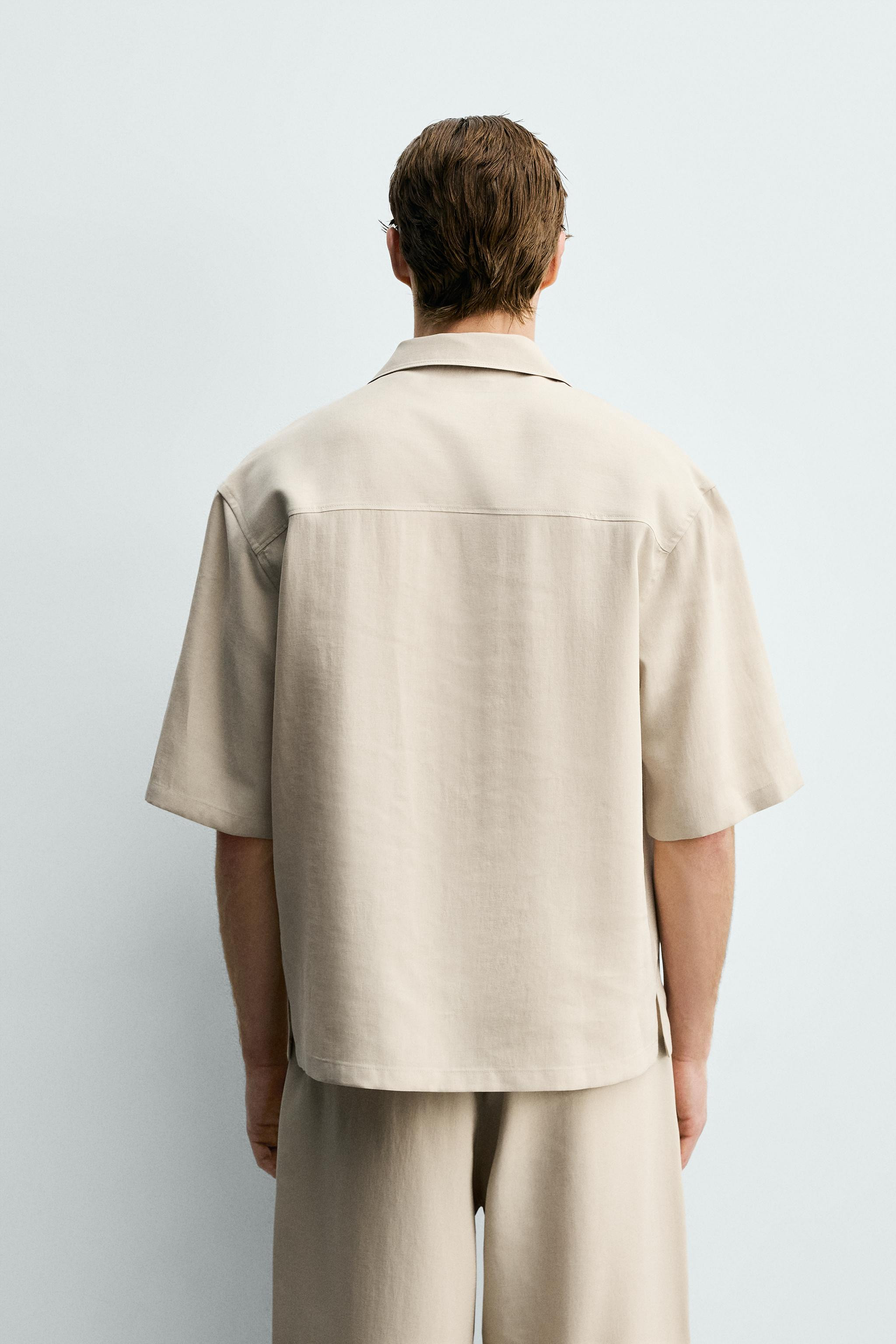 Model height: 188 cmRelaxed fit shirt made from a flowing lyocell blend fabric. Featuring a camp ... | Zara UK